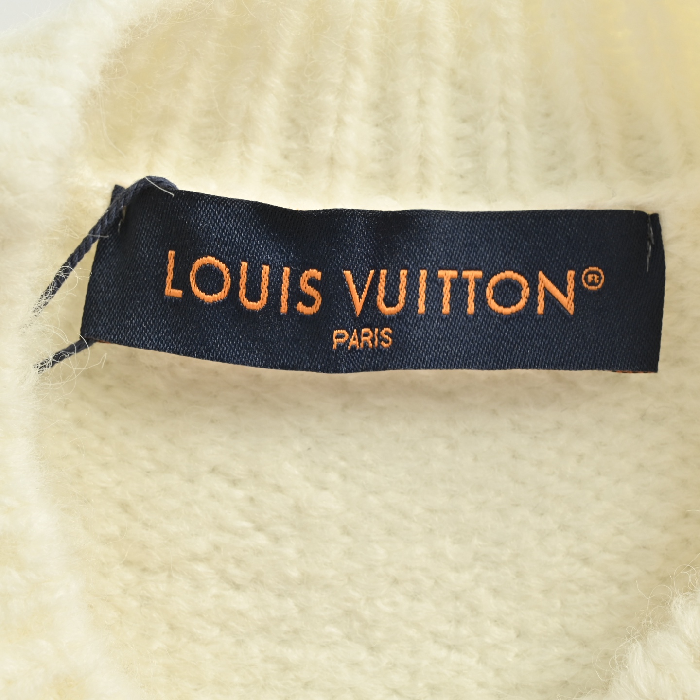 Louis Vuitton/路易威登 25Fw 前后镜像logo嵌花毛衣-莆田鞋,莆田鞋货源,高仿鞋,高仿鞋货源,安福档口,莆田高仿鞋,莆田鞋批发,高仿鞋批发,莆田高仿运动鞋,高仿运动鞋,莆田运动鞋 Louis Vuitton/路易威登 25Fw 前后镜像logo嵌花毛衣