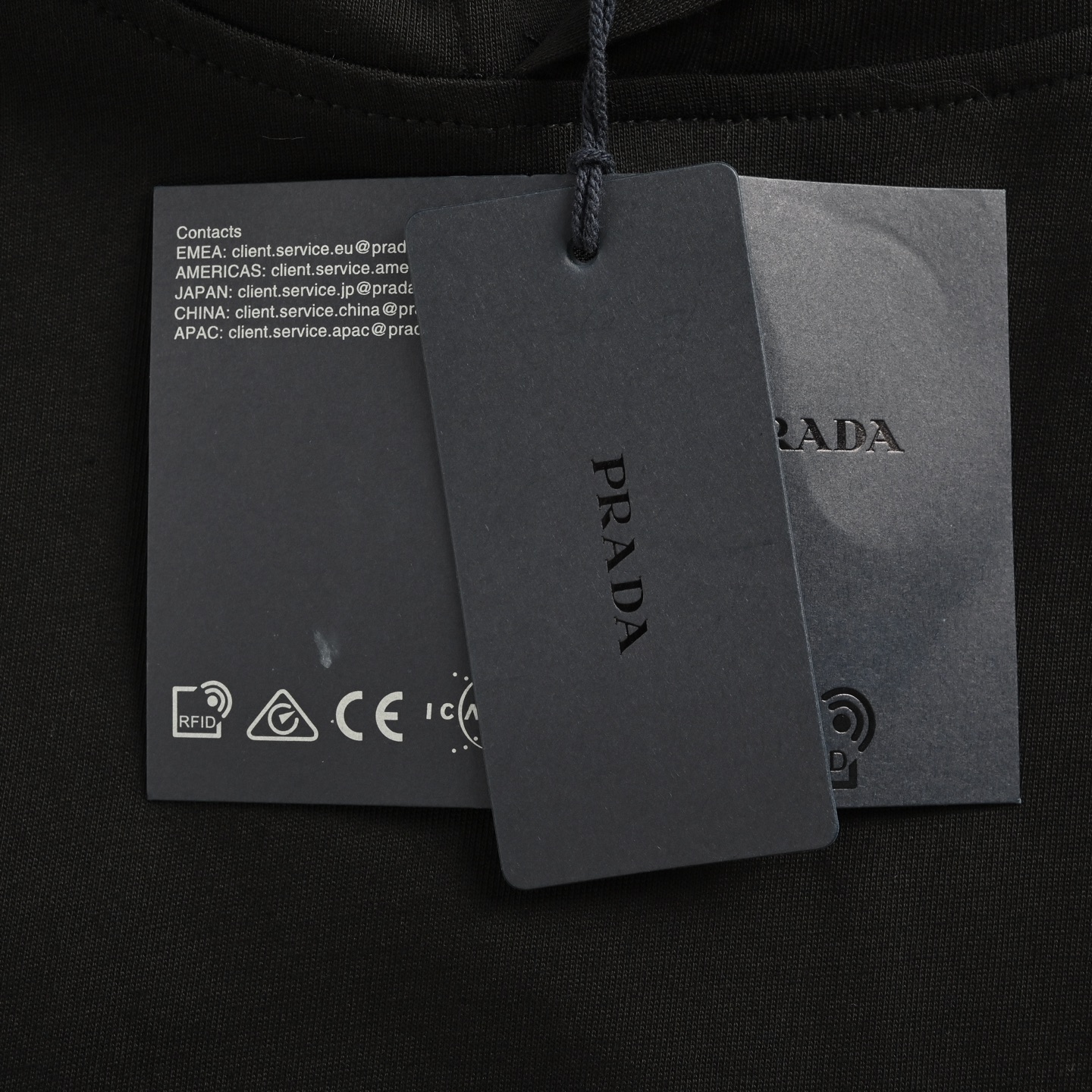 Prada/普拉达 领布标棉质宽松连帽卫衣-Chinese UA Cheap High Quatity Brand Clothes Bags handbags Sneakers wholesale wholesaler seller from China Factory suppliers Fashion Clothing Shoes best Quality Beautiful Price Prada/普拉达 领布标棉质宽松连帽卫衣