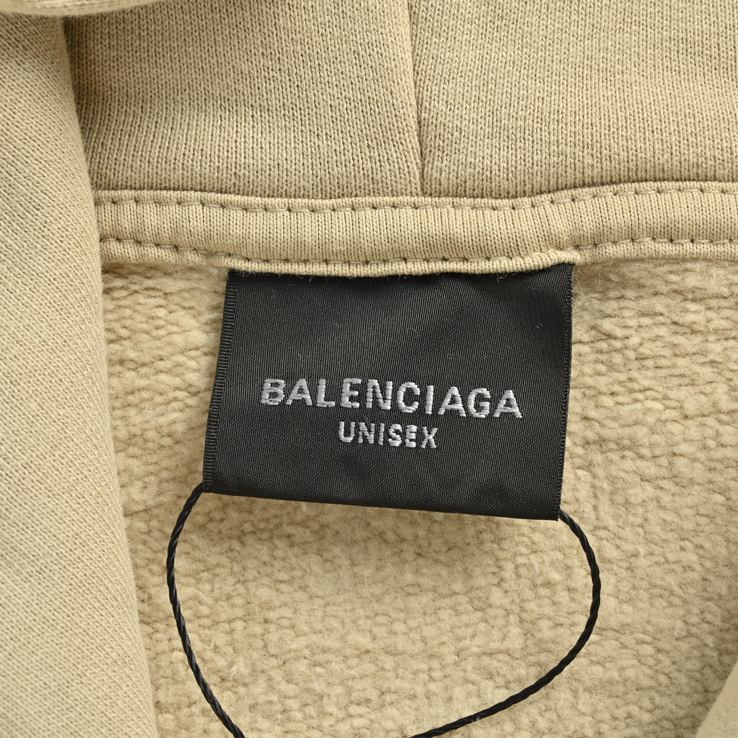 Balenciaga/巴黎世家 25Fw 美纹纸胶带连帽卫衣 巴黎世家/做破美纹纸字母连帽卫衣宽松版型 男女同款 米黄色-Chinese UA Cheap High Quatity Brand Clothes Bags handbags Sneakers wholesale wholesaler seller from China Factory suppliers Fashion Clothing Shoes best Quality Beautiful Price Balenciaga/巴黎世家 25Fw 美纹纸胶带连帽卫衣 巴黎世家/做破美纹纸字母连帽卫衣宽松版型 男女同款 米黄色