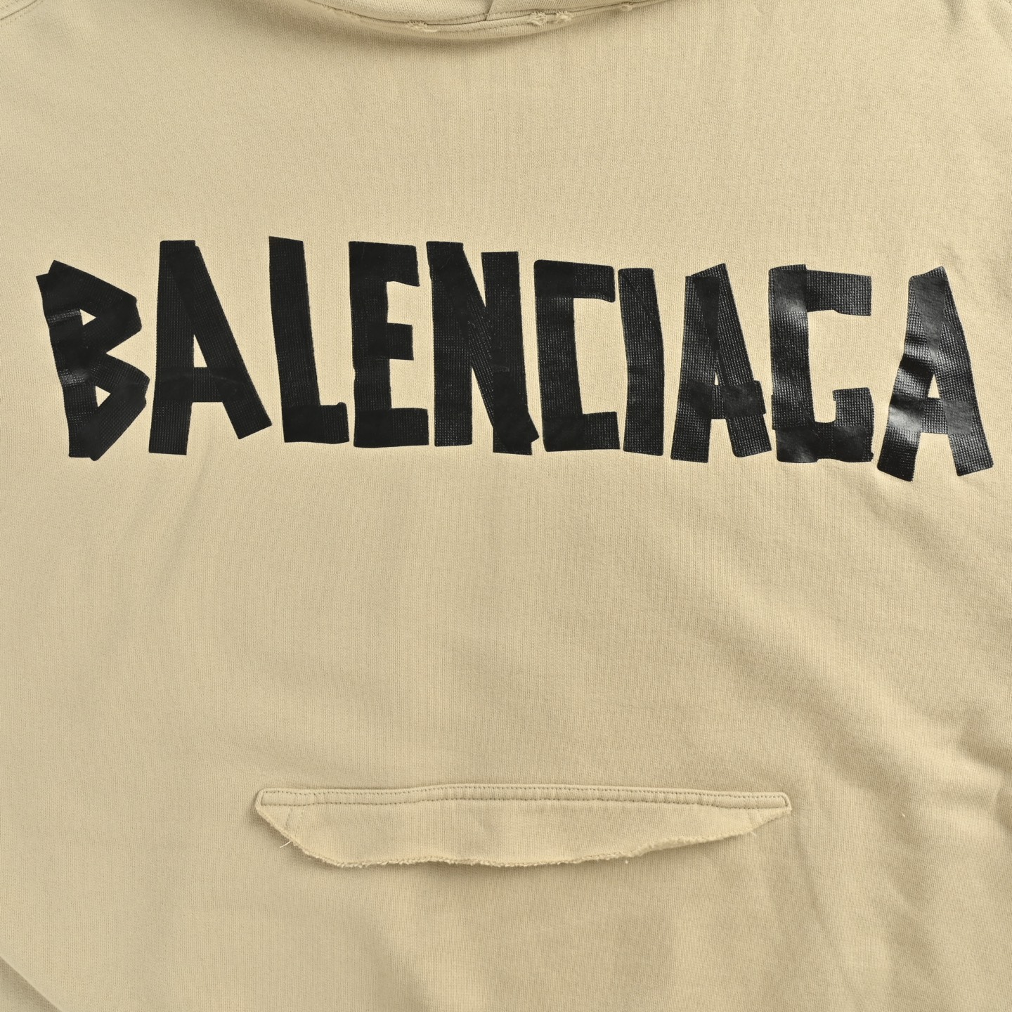 Balenciaga/巴黎世家 25Fw 美纹纸胶带连帽卫衣 巴黎世家/做破美纹纸字母连帽卫衣宽松版型 男女同款 米黄色-Chinese UA Cheap High Quatity Brand Clothes Bags handbags Sneakers wholesale wholesaler seller from China Factory suppliers Fashion Clothing Shoes best Quality Beautiful Price Balenciaga/巴黎世家 25Fw 美纹纸胶带连帽卫衣 巴黎世家/做破美纹纸字母连帽卫衣宽松版型 男女同款 米黄色