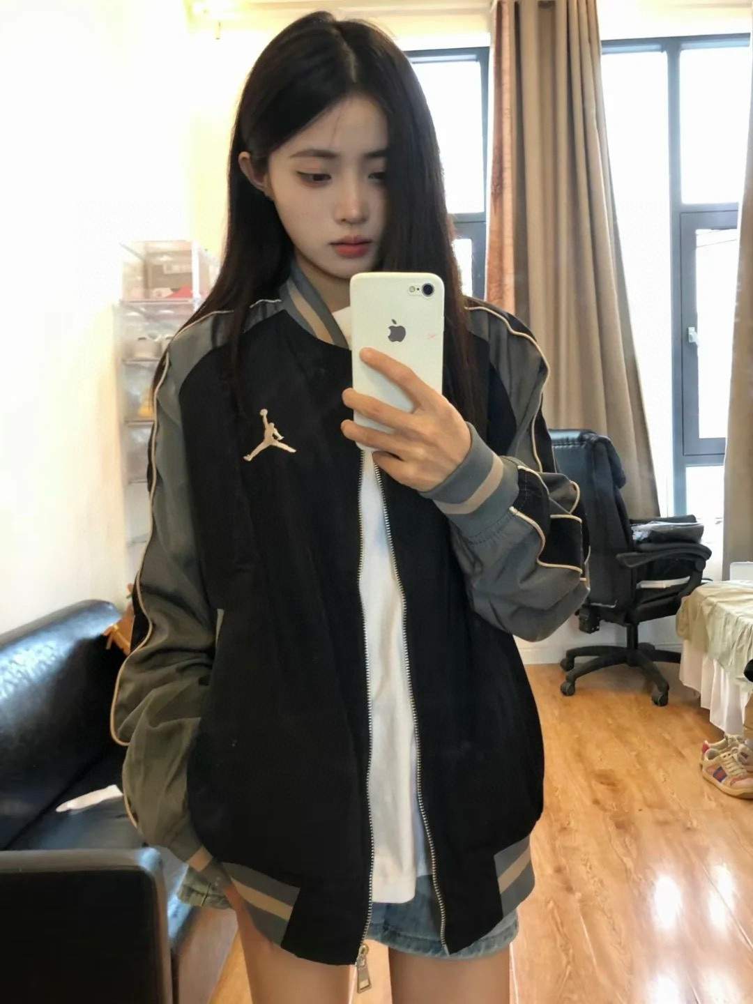 Air Jordan 刺绣徽标撞色拼接夹克外套上身效果#