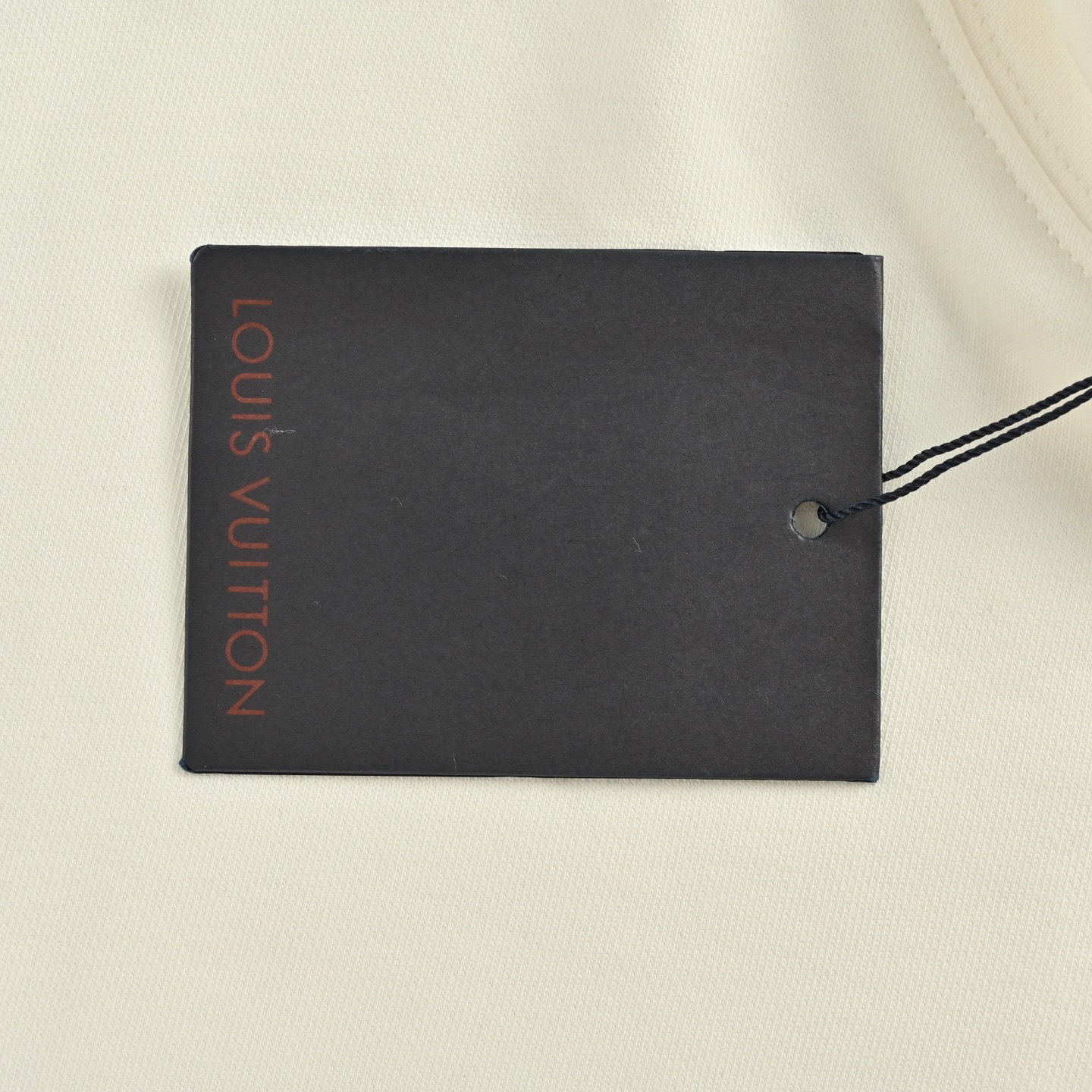 Louis Vuitton/路易威登 25Fw 浮雕徽标字母连帽卫衣白色/黑色-Chinese UA Cheap High Quatity Brand Clothes Bags handbags Sneakers wholesale wholesaler seller from China Factory suppliers Fashion Clothing Shoes best Quality Beautiful Price Louis Vuitton/路易威登 25Fw 浮雕徽标字母连帽卫衣白色/黑色