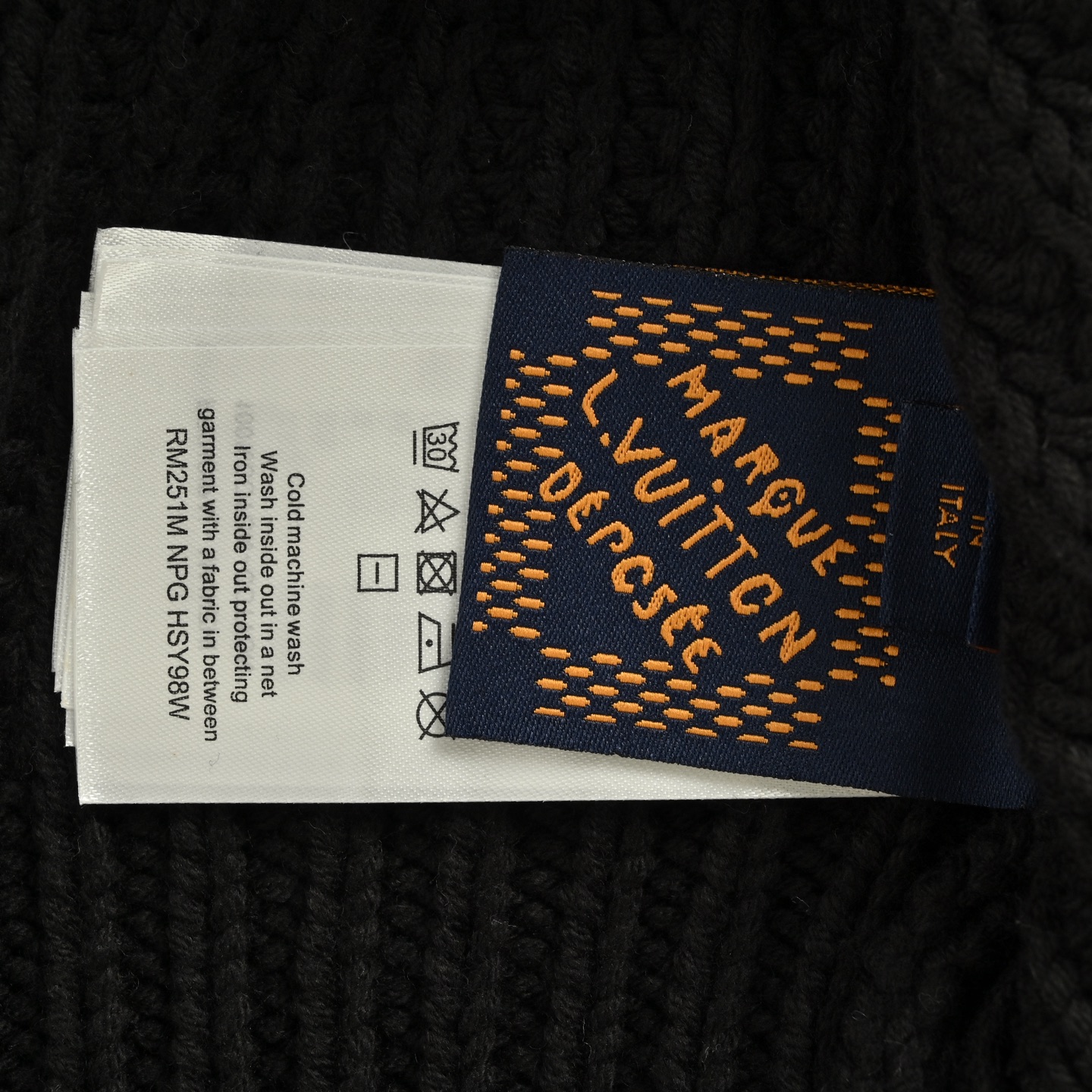 Louis Vuitton/路易威登 绵羊毛混纺半拉链套头针织毛衣-Chinese UA Cheap High Quatity Brand Clothes Bags handbags Sneakers wholesale wholesaler seller from China Factory suppliers Fashion Clothing Shoes best Quality Beautiful Price Louis Vuitton/路易威登 绵羊毛混纺半拉链套头针织毛衣