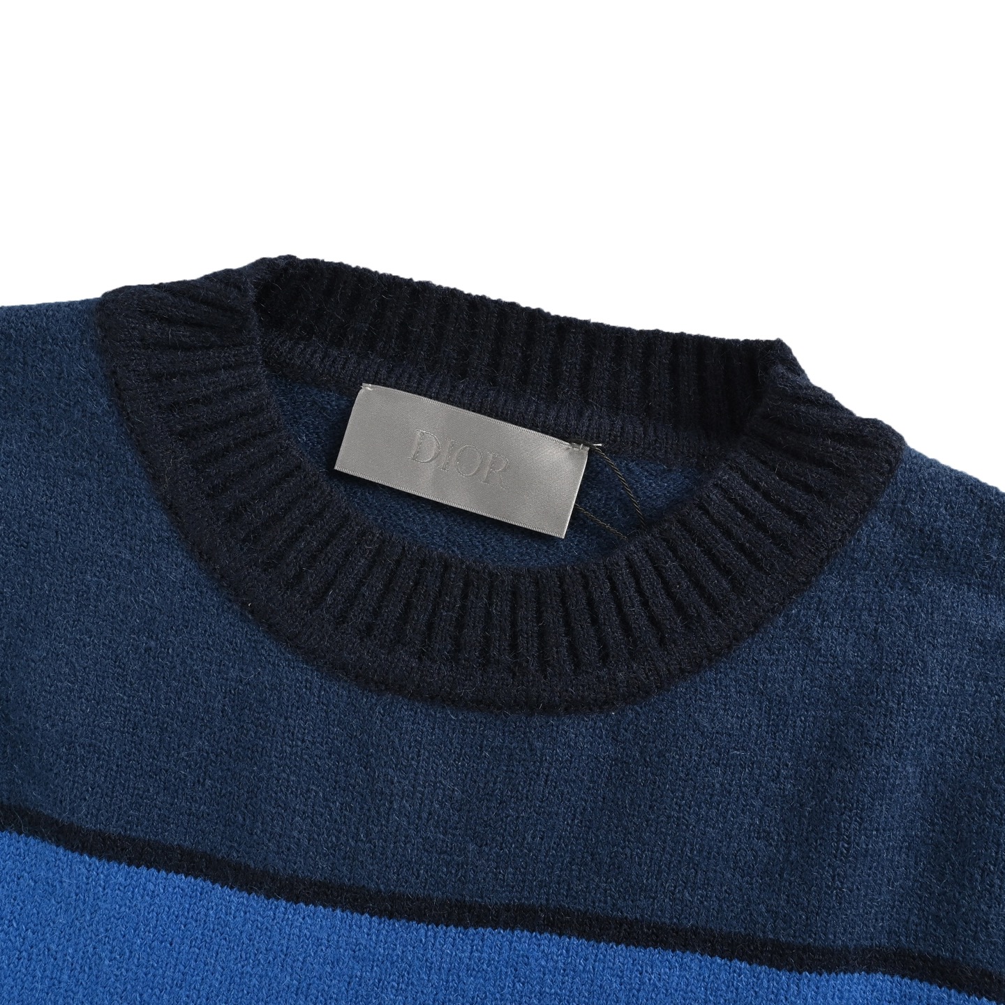 Dior/迪奥 Diamond 蓝色渐变条纹补丁圆领毛衣-Chinese UA Cheap High Quatity Brand Clothes Bags handbags Sneakers wholesale wholesaler seller from China Factory suppliers Fashion Clothing Shoes best Quality Beautiful Price Dior/迪奥 Diamond 蓝色渐变条纹补丁圆领毛衣