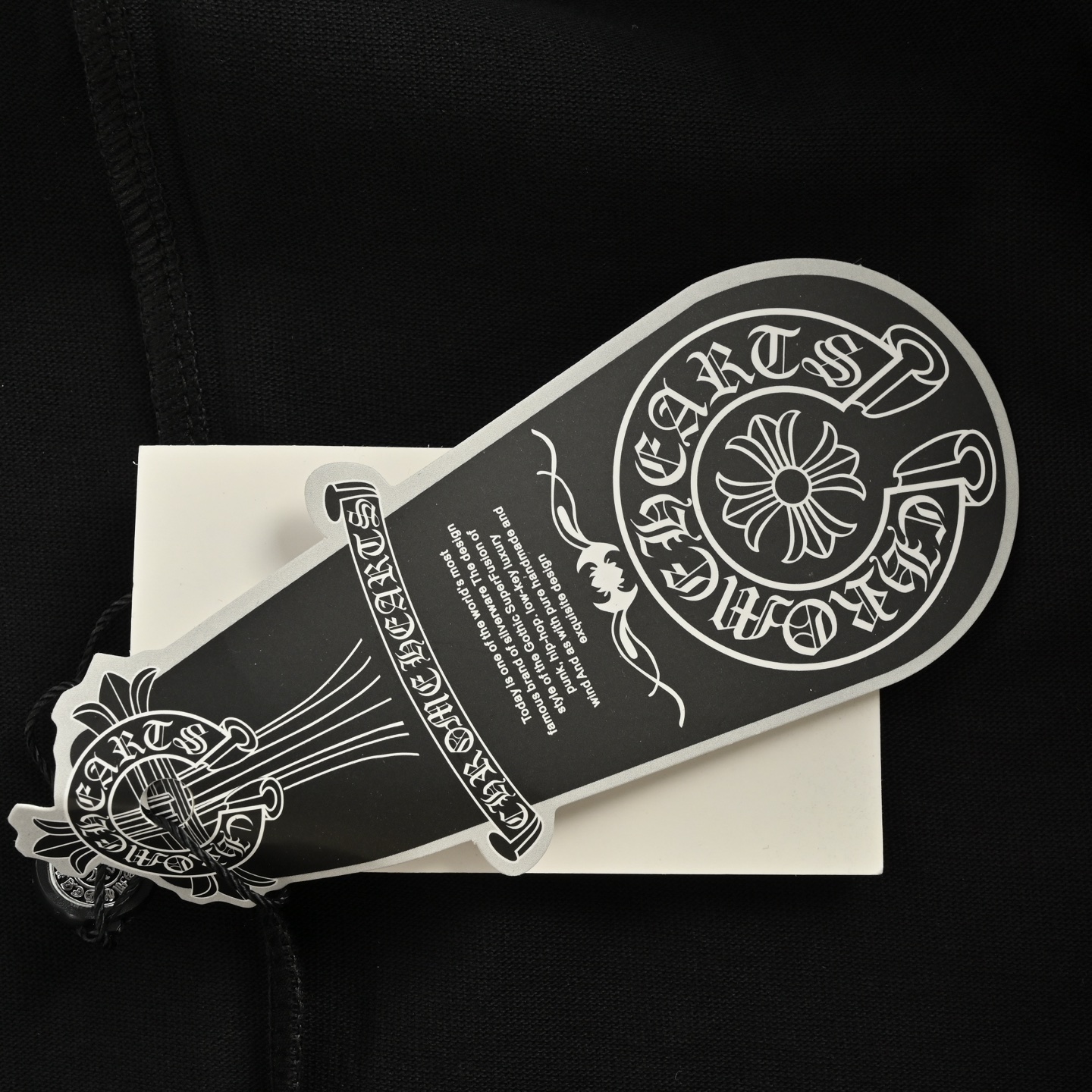 Chrome hearts/克罗心 梵文渐变暗纹马蹄圆领印花长袖 黑色/白色