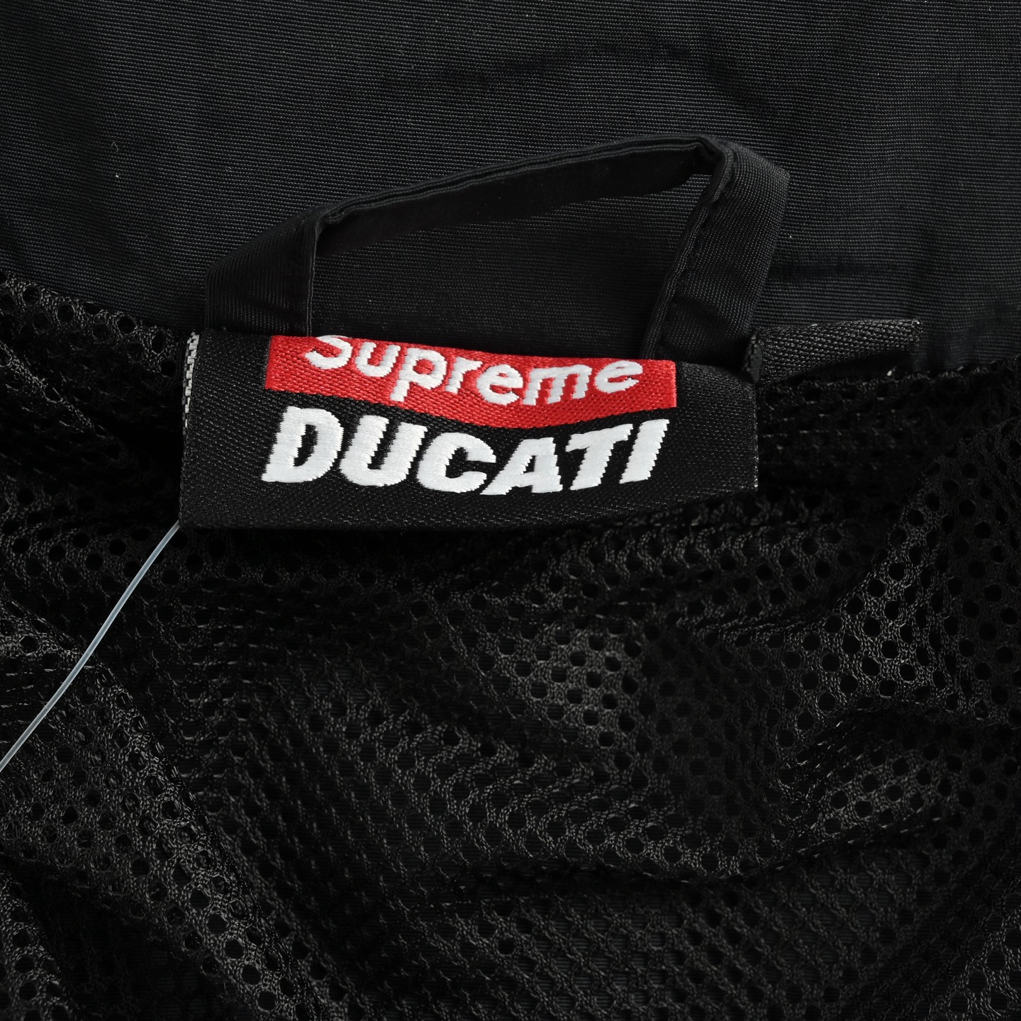 Supreme 杜卡迪联名撞色机车夹克外套 Supreme x DUCATI 杜卡迪 联名款 SS24 WEEK16 TRACK PANT Logo印花撞色运动外套-Chinese UA Cheap High Quatity Brand Clothes Bags handbags Sneakers wholesale wholesaler seller from China Factory suppliers Fashion Clothing Shoes best Quality Beautiful Price Supreme 杜卡迪联名撞色机车夹克外套 Supreme x DUCATI 杜卡迪 联名款 SS24 WEEK16 TRACK PANT Logo印花撞色运动外套
