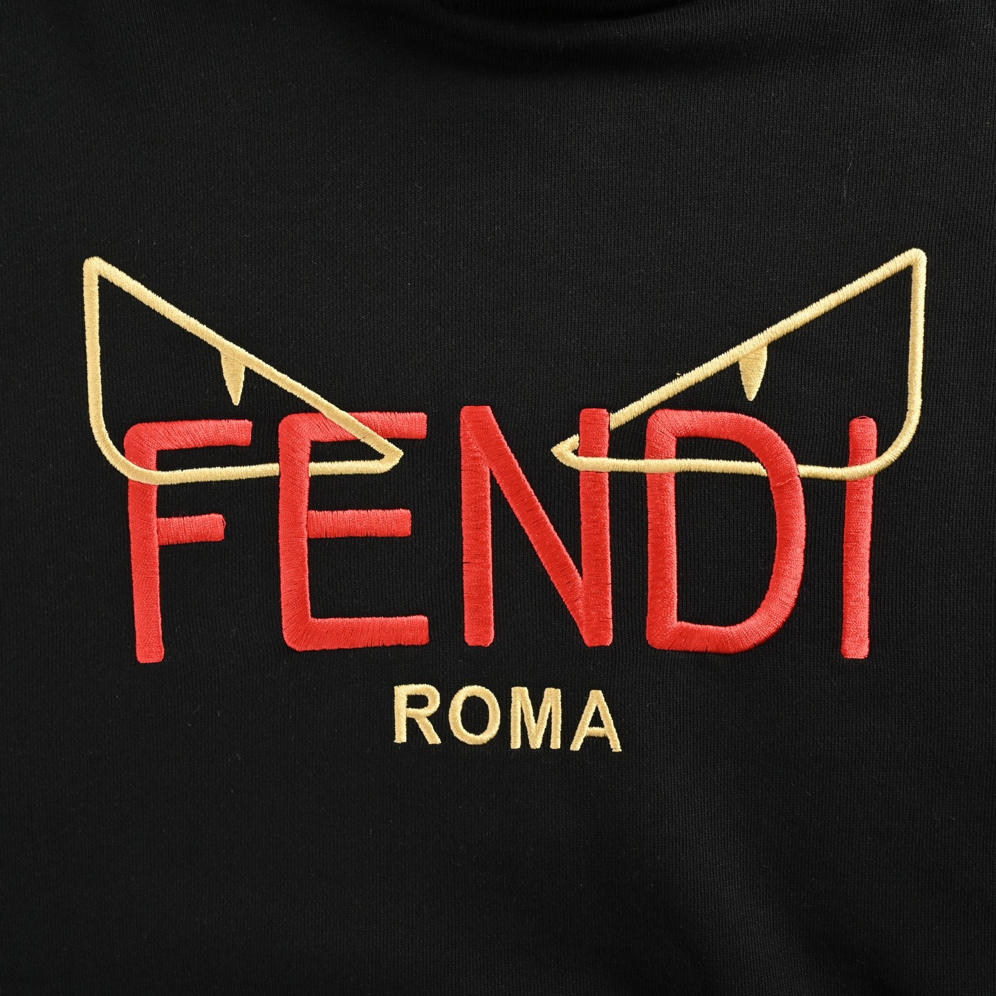 Fendi/芬迪 小怪兽眼睛刺绣logo连帽卫衣-Chinese UA Cheap High Quatity Brand Clothes Bags handbags Sneakers wholesale wholesaler seller from China Factory suppliers Fashion Clothing Shoes best Quality Beautiful Price Fendi/芬迪 小怪兽眼睛刺绣logo连帽卫衣