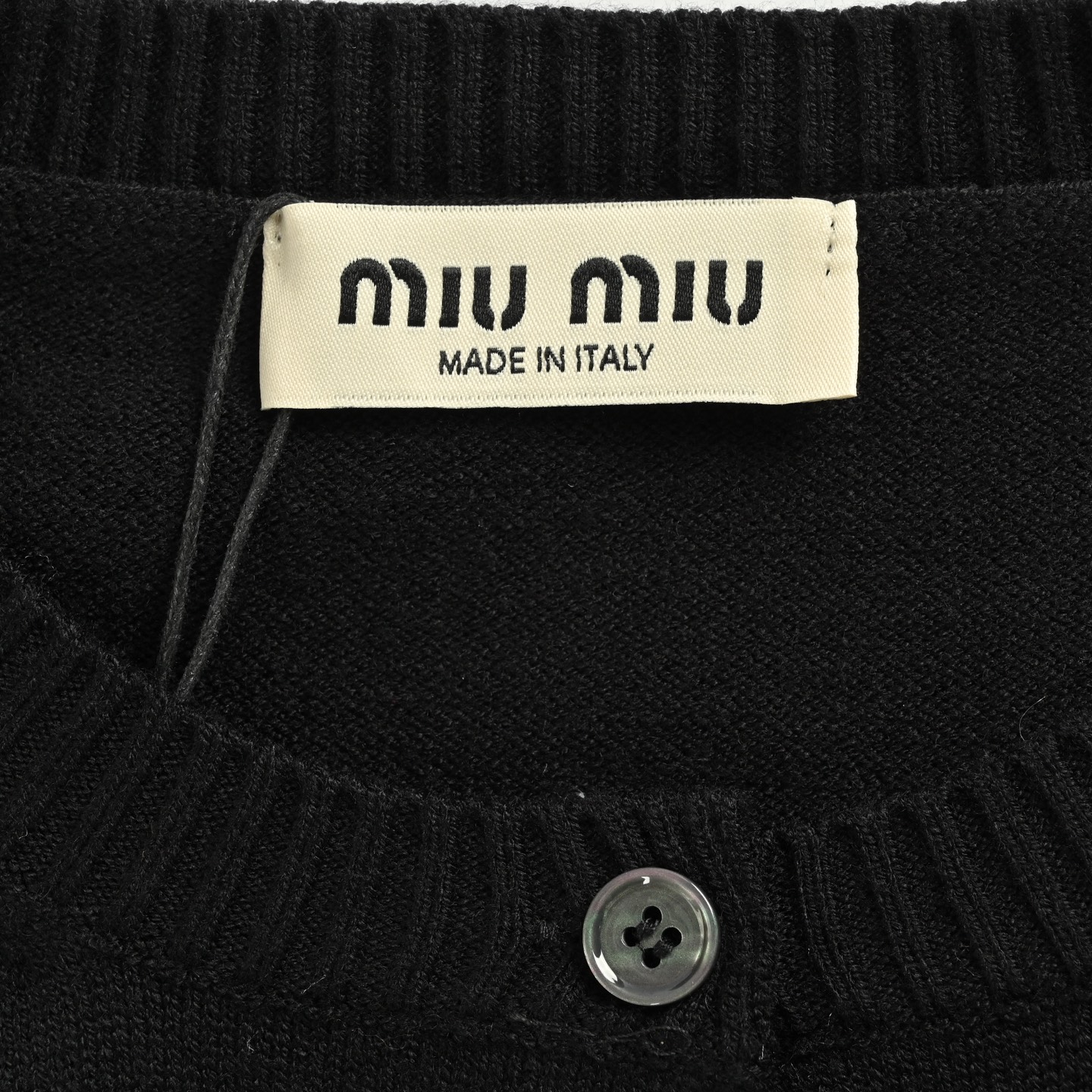 Miu Miu/缪缪 24Fw 嵌花logo提花字母开衫毛衣-Chinese UA Cheap High Quatity Brand Clothes Bags handbags Sneakers wholesale wholesaler seller from China Factory suppliers Fashion Clothing Shoes best Quality Beautiful Price Miu Miu/缪缪 24Fw 嵌花logo提花字母开衫毛衣