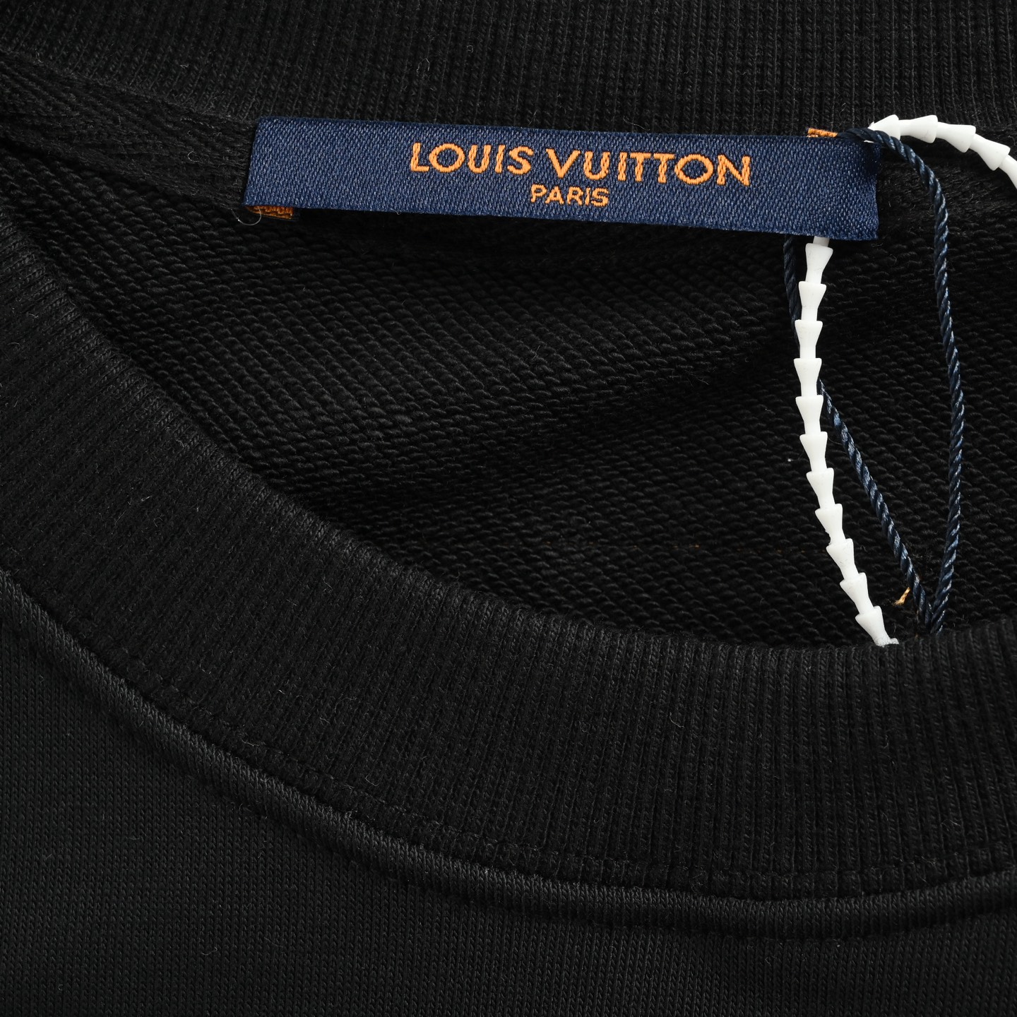 Louis Vuitton/路易威登 25Fw 刺绣字母徽标圆领卫衣-Chinese UA Cheap High Quatity Brand Clothes Bags handbags Sneakers wholesale wholesaler seller from China Factory suppliers Fashion Clothing Shoes best Quality Beautiful Price Louis Vuitton/路易威登 25Fw 刺绣字母徽标圆领卫衣