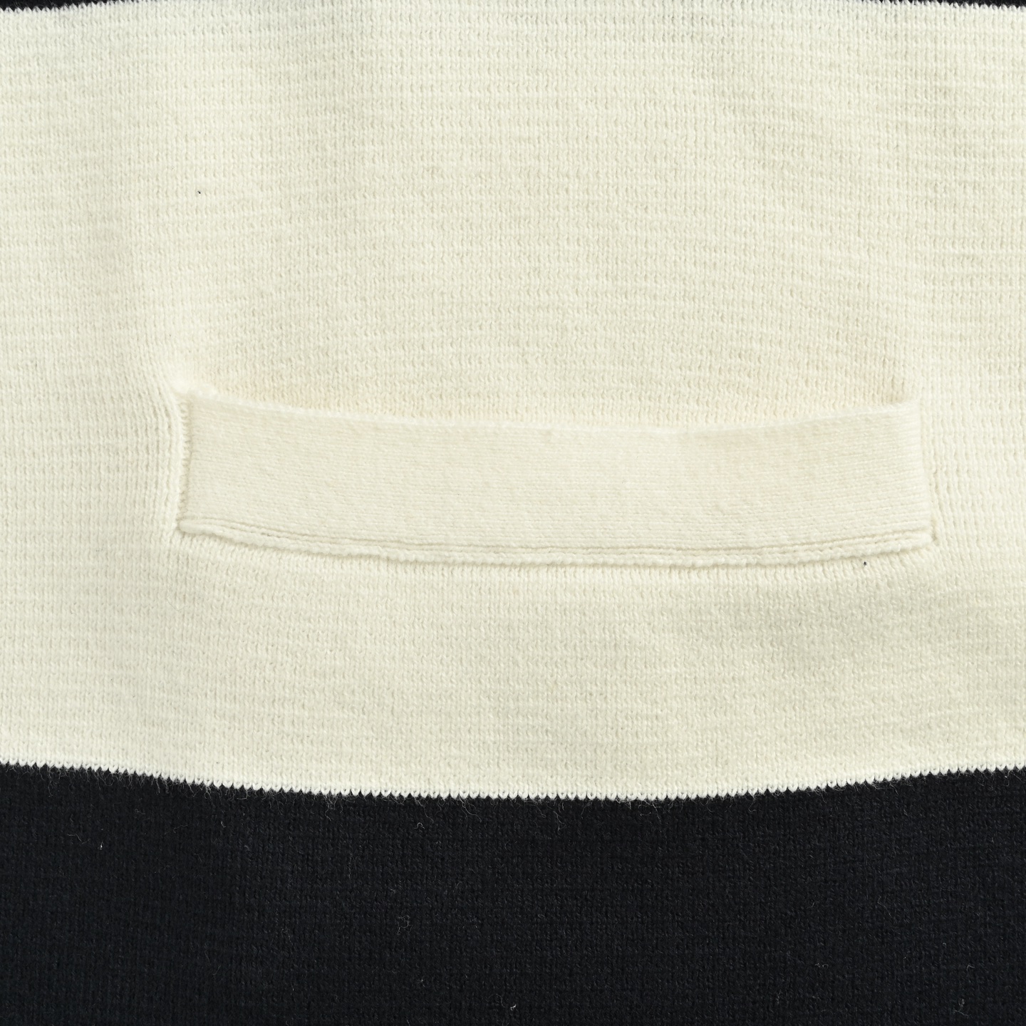 Thom Browne/汤姆布朗 25Fw 宽条纹针织毛衣开衫-Chinese UA Cheap High Quatity Brand Clothes Bags handbags Sneakers wholesale wholesaler seller from China Factory suppliers Fashion Clothing Shoes best Quality Beautiful Price Thom Browne/汤姆布朗 25Fw 宽条纹针织毛衣开衫
