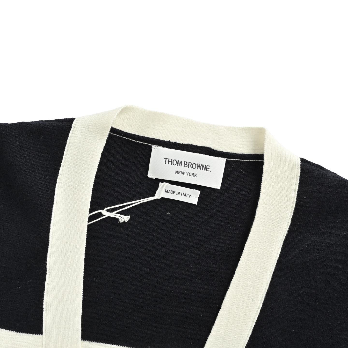 Thom Browne/汤姆布朗 25Fw 宽条纹针织毛衣开衫-Chinese UA Cheap High Quatity Brand Clothes Bags handbags Sneakers wholesale wholesaler seller from China Factory suppliers Fashion Clothing Shoes best Quality Beautiful Price Thom Browne/汤姆布朗 25Fw 宽条纹针织毛衣开衫