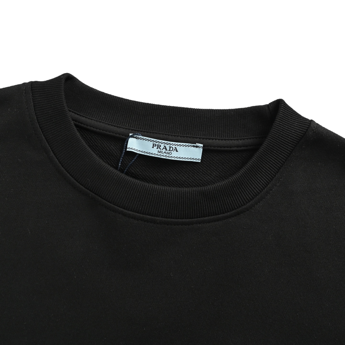 Prada/普拉达 25Fw 尼龙口袋三角标圆领卫衣-Chinese UA Cheap High Quatity Brand Clothes Bags handbags Sneakers wholesale wholesaler seller from China Factory suppliers Fashion Clothing Shoes best Quality Beautiful Price Prada/普拉达 25Fw 尼龙口袋三角标圆领卫衣