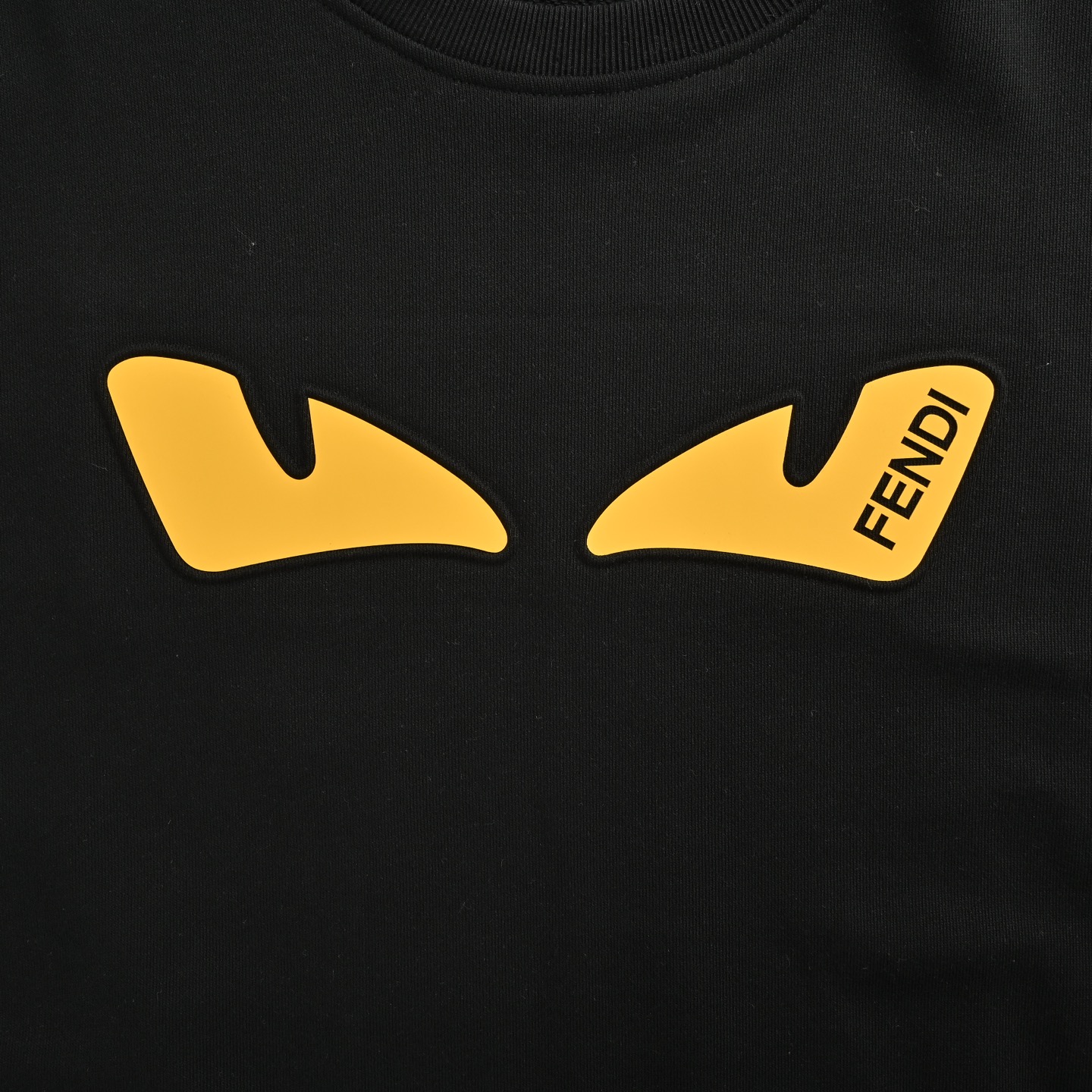 Fendi/芬迪 25Fw 小怪兽眼睛圆领卫衣 大Logo标识精致升级-Chinese UA Cheap High Quatity Brand Clothes Bags handbags Sneakers wholesale wholesaler seller from China Factory suppliers Fashion Clothing Shoes best Quality Beautiful Price Fendi/芬迪 25Fw 小怪兽眼睛圆领卫衣 大Logo标识精致升级