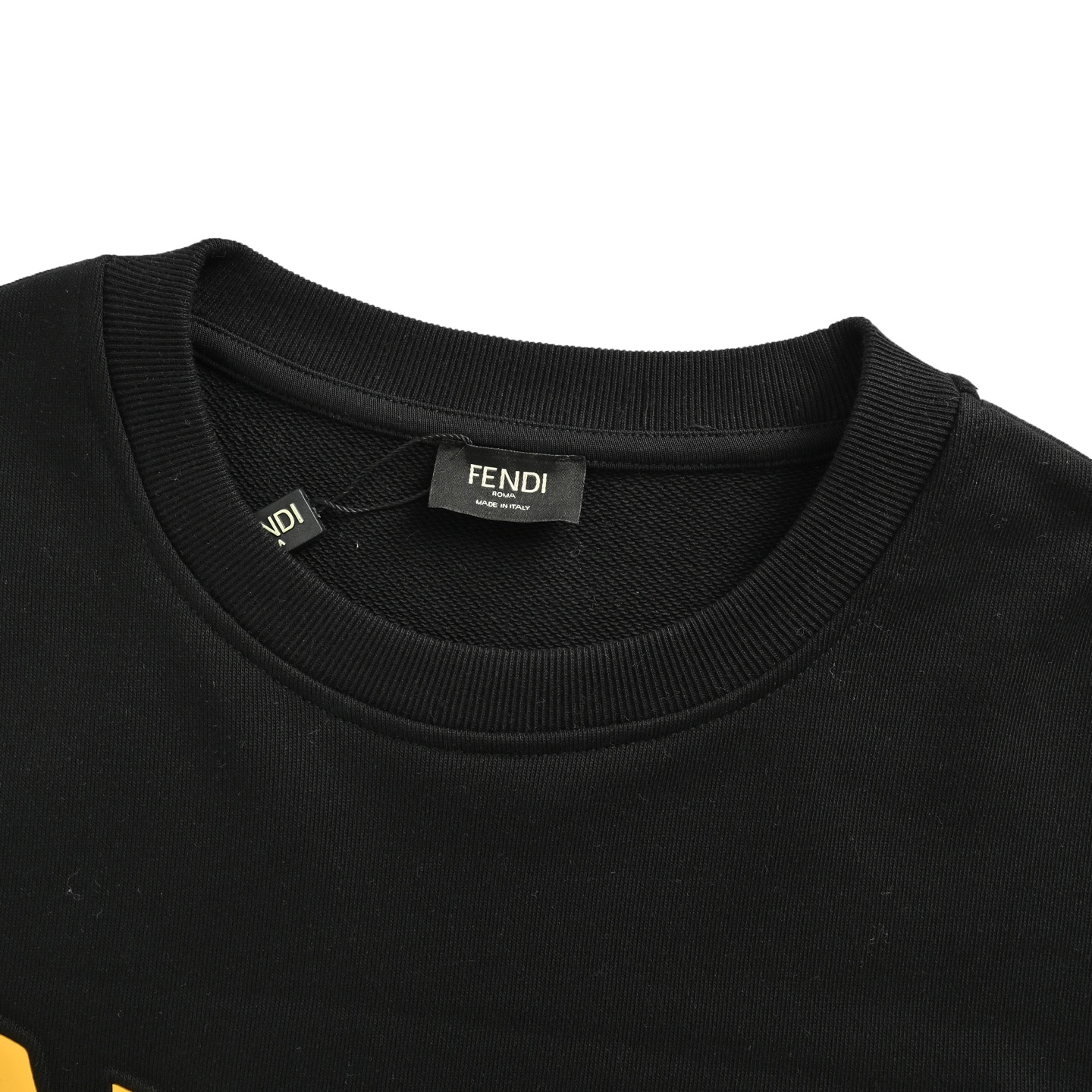 Fendi/芬迪 25Fw 小怪兽眼睛圆领卫衣 大Logo标识精致升级-Chinese UA Cheap High Quatity Brand Clothes Bags handbags Sneakers wholesale wholesaler seller from China Factory suppliers Fashion Clothing Shoes best Quality Beautiful Price Fendi/芬迪 25Fw 小怪兽眼睛圆领卫衣 大Logo标识精致升级