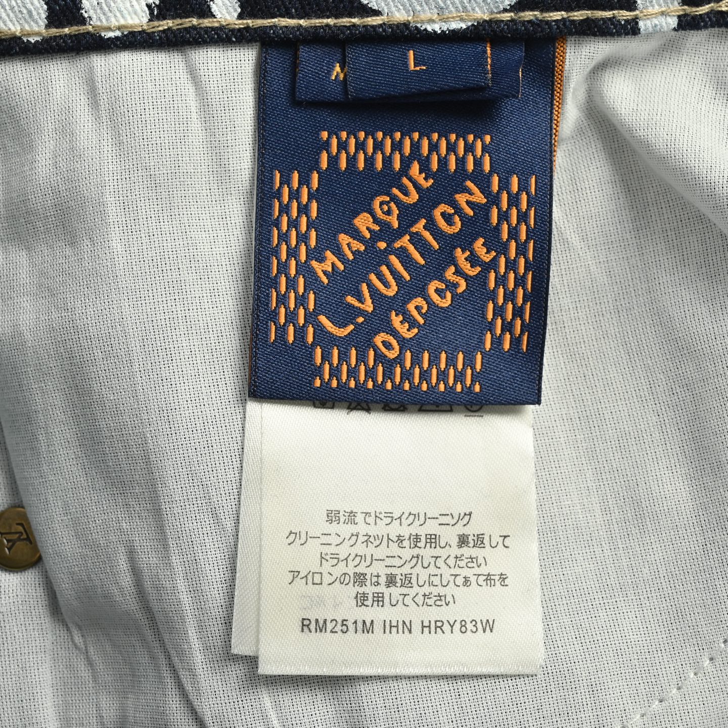 Louis Vuitton/路易威登 NIGO联名秀款涂鸦牛仔裤-Chinese UA Cheap High Quatity Brand Clothes Bags handbags Sneakers wholesale wholesaler seller from China Factory suppliers Fashion Clothing Shoes best Quality Beautiful Price Louis Vuitton/路易威登 NIGO联名秀款涂鸦牛仔裤