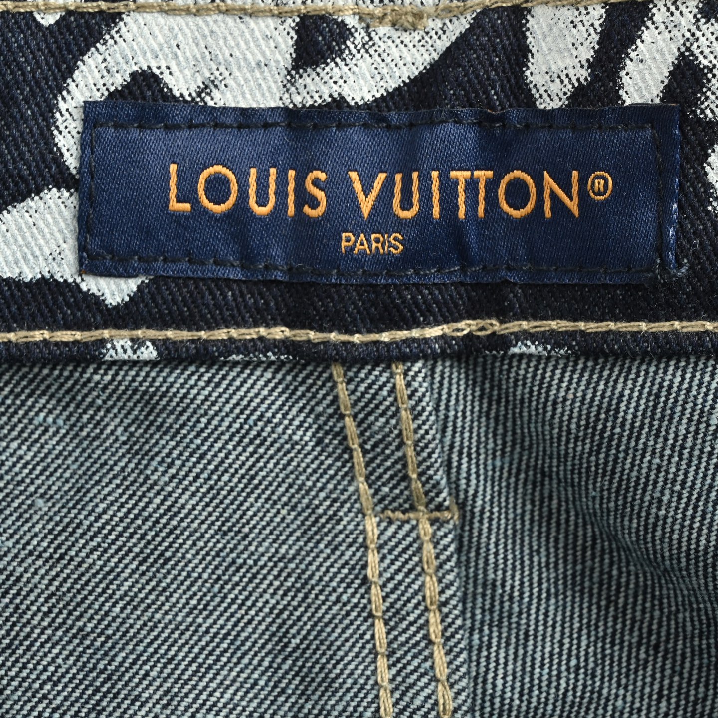 Louis Vuitton/路易威登 NIGO联名秀款涂鸦牛仔裤-Chinese UA Cheap High Quatity Brand Clothes Bags handbags Sneakers wholesale wholesaler seller from China Factory suppliers Fashion Clothing Shoes best Quality Beautiful Price Louis Vuitton/路易威登 NIGO联名秀款涂鸦牛仔裤