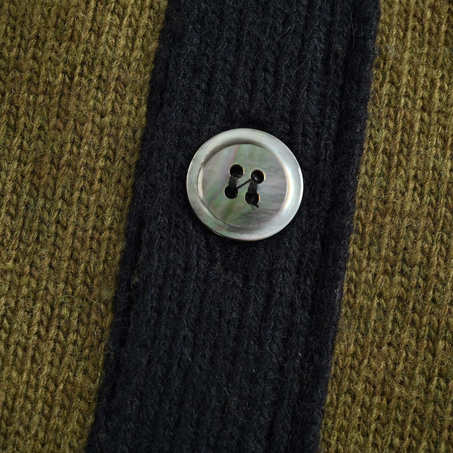 Thom Browne/汤姆布朗 23Fw 拼色羊毛开衫毛衣-Chinese UA Cheap High Quatity Brand Clothes Bags handbags Sneakers wholesale wholesaler seller from China Factory suppliers Fashion Clothing Shoes best Quality Beautiful Price Thom Browne/汤姆布朗 23Fw 拼色羊毛开衫毛衣