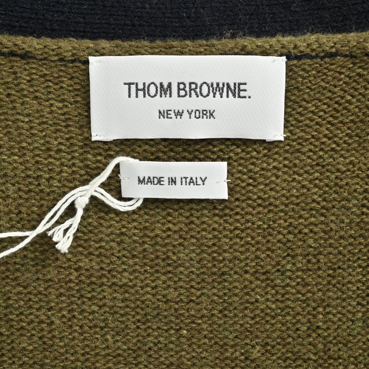 Thom Browne/汤姆布朗 23Fw 拼色羊毛开衫毛衣-Chinese UA Cheap High Quatity Brand Clothes Bags handbags Sneakers wholesale wholesaler seller from China Factory suppliers Fashion Clothing Shoes best Quality Beautiful Price Thom Browne/汤姆布朗 23Fw 拼色羊毛开衫毛衣