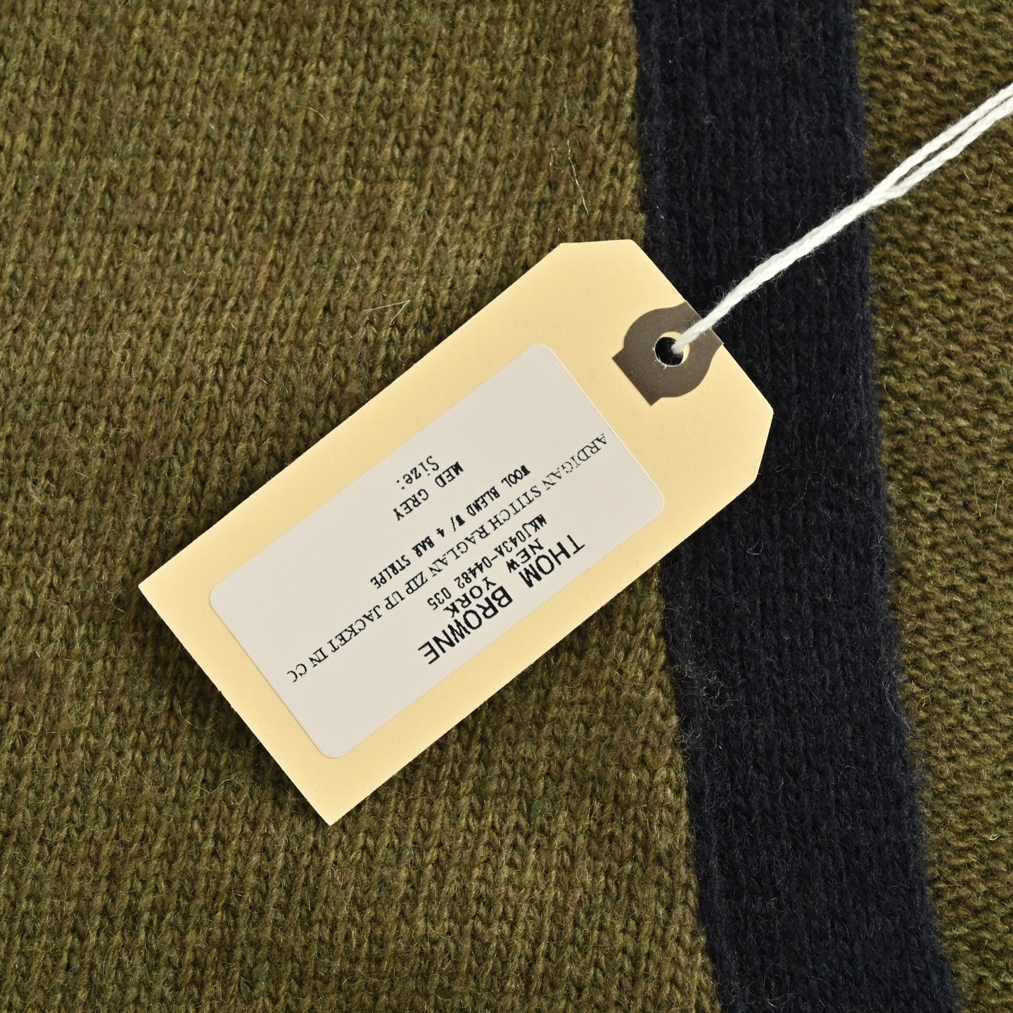 Thom Browne/汤姆布朗 23Fw 拼色羊毛开衫毛衣-Chinese UA Cheap High Quatity Brand Clothes Bags handbags Sneakers wholesale wholesaler seller from China Factory suppliers Fashion Clothing Shoes best Quality Beautiful Price Thom Browne/汤姆布朗 23Fw 拼色羊毛开衫毛衣