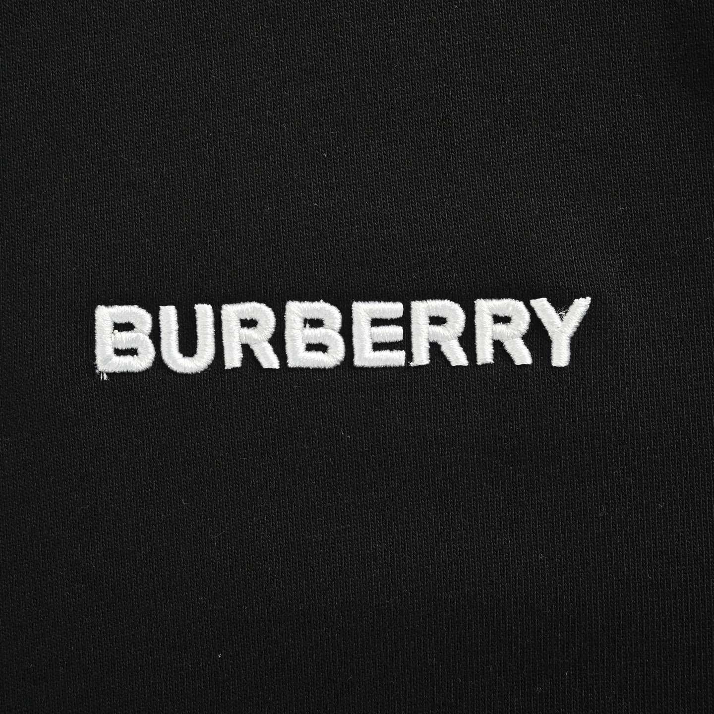 Burberry/巴宝莉 25Fw 格纹领口拼接刺绣小标圆领卫衣-Chinese UA Cheap High Quatity Brand Clothes Bags handbags Sneakers wholesale wholesaler seller from China Factory suppliers Fashion Clothing Shoes best Quality Beautiful Price Burberry/巴宝莉 25Fw 格纹领口拼接刺绣小标圆领卫衣
