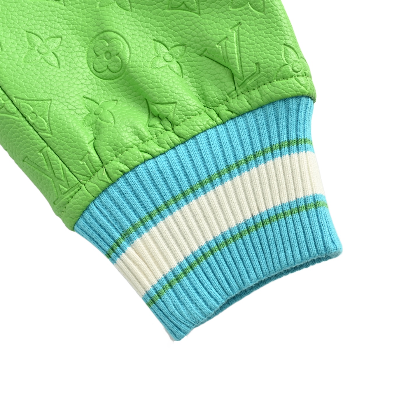 Louis Vuitton/路易威登 鸭子毛巾绣袖子老花压花棒球服外套-Chinese UA Cheap High Quatity Brand Clothes Bags handbags Sneakers wholesale wholesaler seller from China Factory suppliers Fashion Clothing Shoes best Quality Beautiful Price Louis Vuitton/路易威登 鸭子毛巾绣袖子老花压花棒球服外套