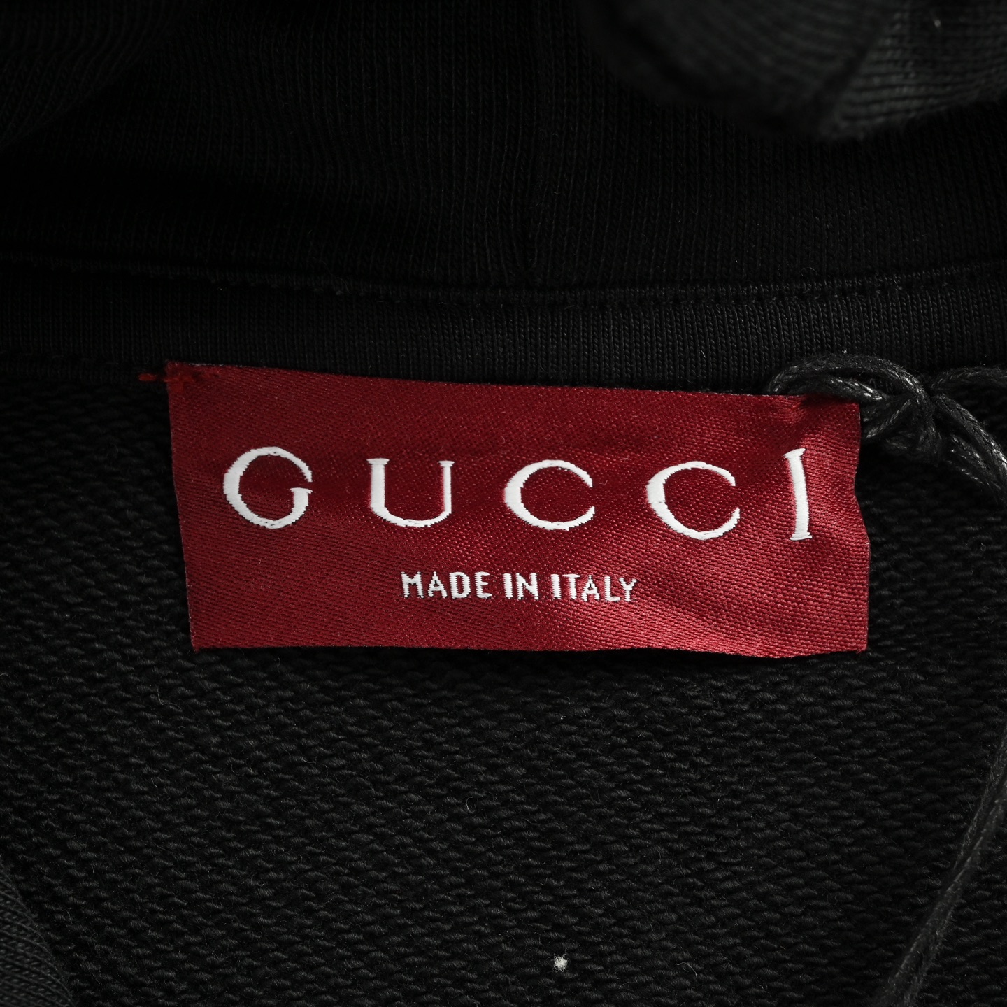 Gucci/古驰 25Fw 浮雕压花字母连帽卫衣 经典立体压印logo设计-Chinese UA Cheap High Quatity Brand Clothes Bags handbags Sneakers wholesale wholesaler seller from China Factory suppliers Fashion Clothing Shoes best Quality Beautiful Price Gucci/古驰 25Fw 浮雕压花字母连帽卫衣 经典立体压印logo设计