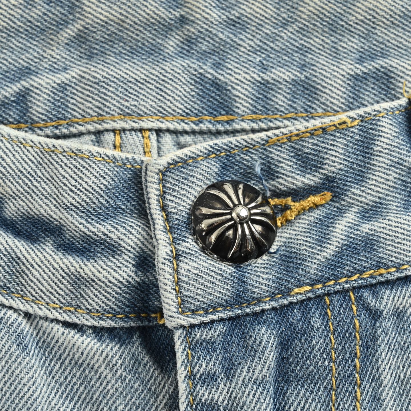 Chrome Hearts/克罗心 串标皮标十字架牛仔裤-Chinese UA Cheap High Quatity Brand Clothes Bags handbags Sneakers wholesale wholesaler seller from China Factory suppliers Fashion Clothing Shoes best Quality Beautiful Price Chrome Hearts/克罗心 串标皮标十字架牛仔裤