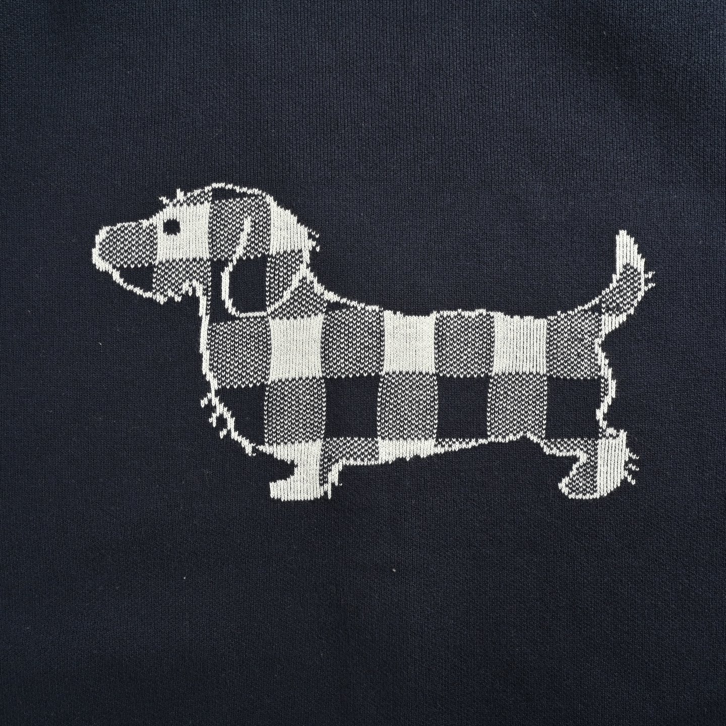 Thom Browne/汤姆布朗 25Fw 后背菱格小狗提花开衫毛衣-Chinese UA Cheap High Quatity Brand Clothes Bags handbags Sneakers wholesale wholesaler seller from China Factory suppliers Fashion Clothing Shoes best Quality Beautiful Price Thom Browne/汤姆布朗 25Fw 后背菱格小狗提花开衫毛衣