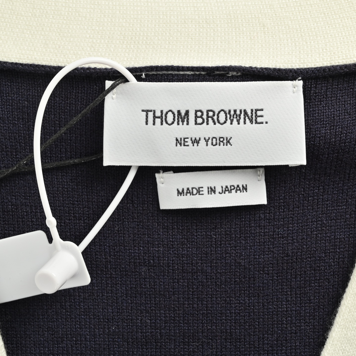 Thom Browne/汤姆布朗 25Fw 小狗提花开衫毛衣-Chinese UA Cheap High Quatity Brand Clothes Bags handbags Sneakers wholesale wholesaler seller from China Factory suppliers Fashion Clothing Shoes best Quality Beautiful Price Thom Browne/汤姆布朗 25Fw 小狗提花开衫毛衣