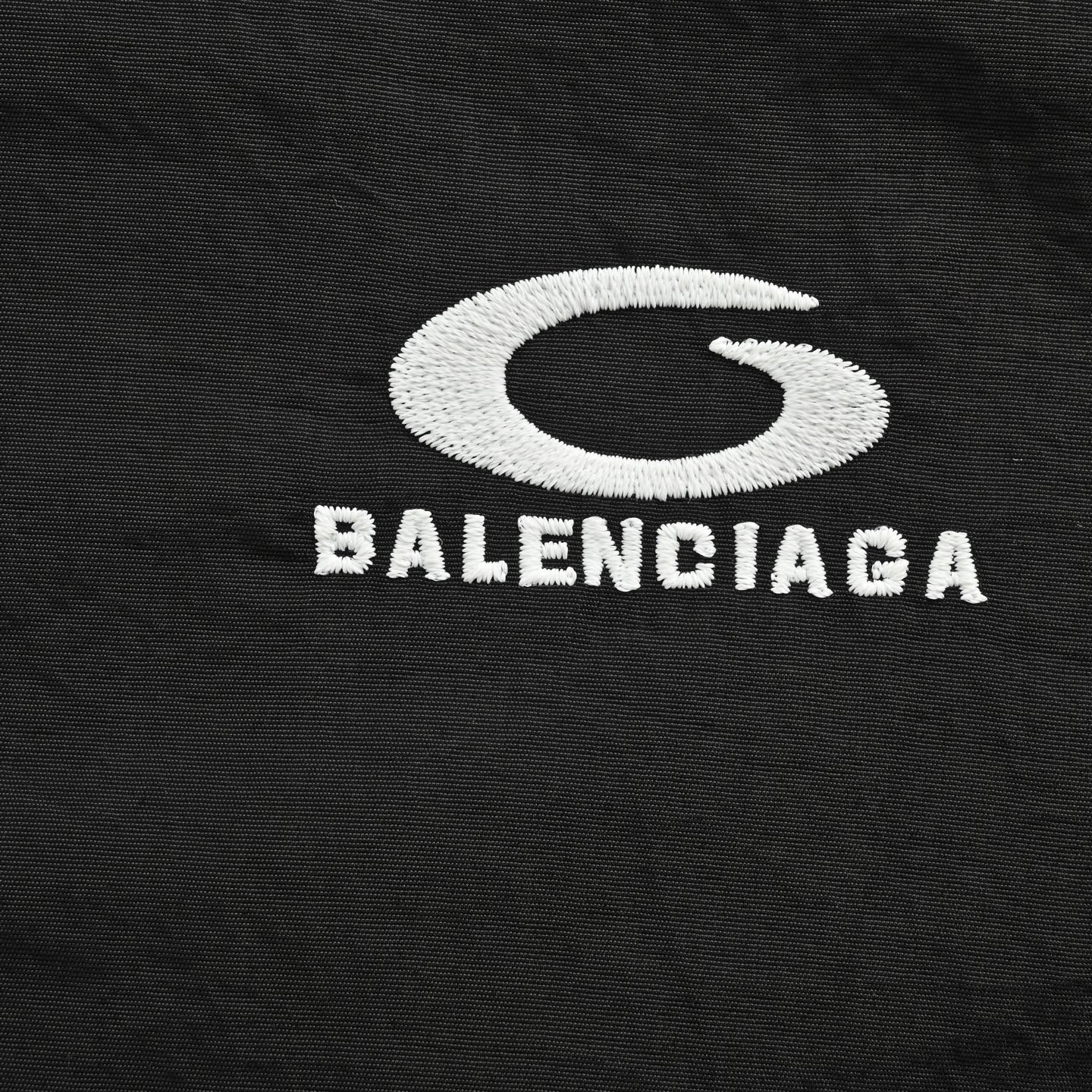 Balenciaga/巴黎世家 25Fw 半环刺绣白条运动套装外套 黑色-Chinese UA Cheap High Quatity Brand Clothes Bags handbags Sneakers wholesale wholesaler seller from China Factory suppliers Fashion Clothing Shoes best Quality Beautiful Price Balenciaga/巴黎世家 25Fw 半环刺绣白条运动套装外套 黑色