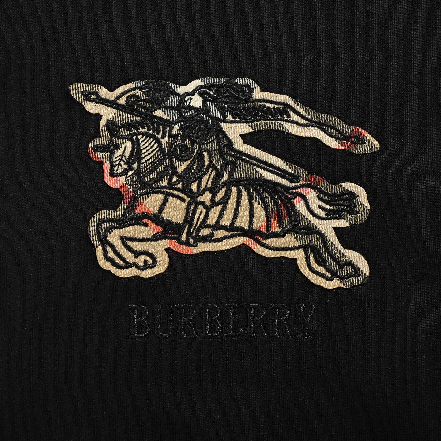 Burberry/巴宝莉 胸前格纹战马长袖T恤 黑色 白色-Chinese UA Cheap High Quatity Brand Clothes Bags handbags Sneakers wholesale wholesaler seller from China Factory suppliers Fashion Clothing Shoes best Quality Beautiful Price Burberry/巴宝莉 胸前格纹战马长袖T恤 黑色 白色
