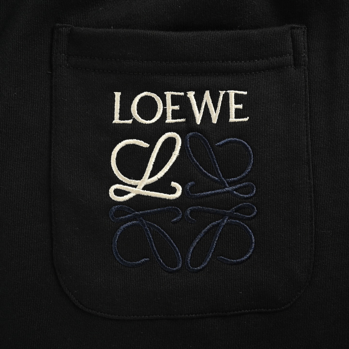 Loewe/罗意威 24Fw 后袋拼色刺绣长裤 LOEWE 罗意威 官方同款 字拼色刺绣-莆田鞋,莆田鞋货源,高仿鞋,高仿鞋货源,安福档口,莆田高仿鞋,莆田鞋批发,高仿鞋批发,莆田高仿运动鞋,高仿运动鞋,莆田运动鞋 Loewe/罗意威 24Fw 后袋拼色刺绣长裤 LOEWE 罗意威 官方同款 字拼色刺绣
