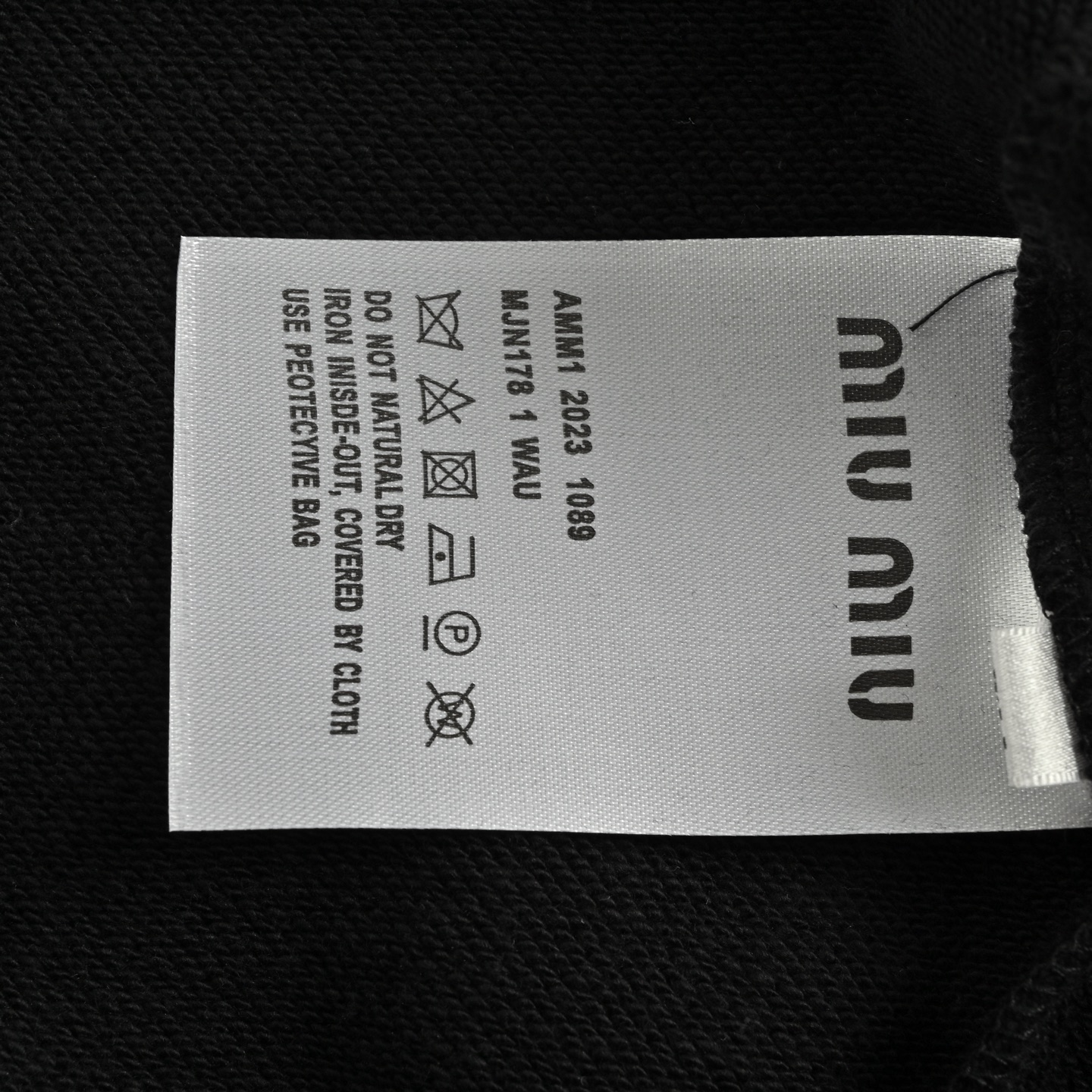 Miu Miu/缪缪 25Fw 烫钻字母圆领卫衣-Chinese UA Cheap High Quatity Brand Clothes Bags handbags Sneakers wholesale wholesaler seller from China Factory suppliers Fashion Clothing Shoes best Quality Beautiful Price Miu Miu/缪缪 25Fw 烫钻字母圆领卫衣