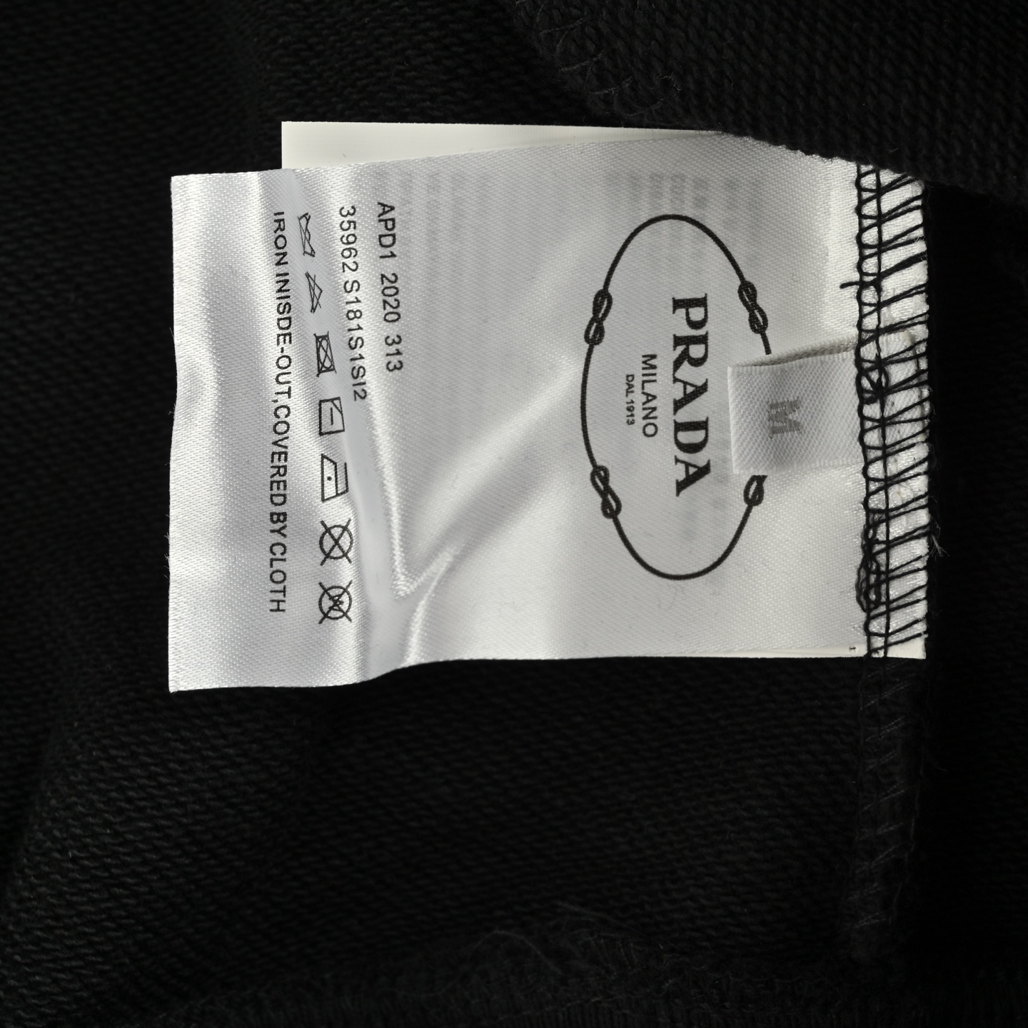 Prada/普拉达 25Fw 假口袋三角标连帽卫衣-Chinese UA Cheap High Quatity Brand Clothes Bags handbags Sneakers wholesale wholesaler seller from China Factory suppliers Fashion Clothing Shoes best Quality Beautiful Price Prada/普拉达 25Fw 假口袋三角标连帽卫衣