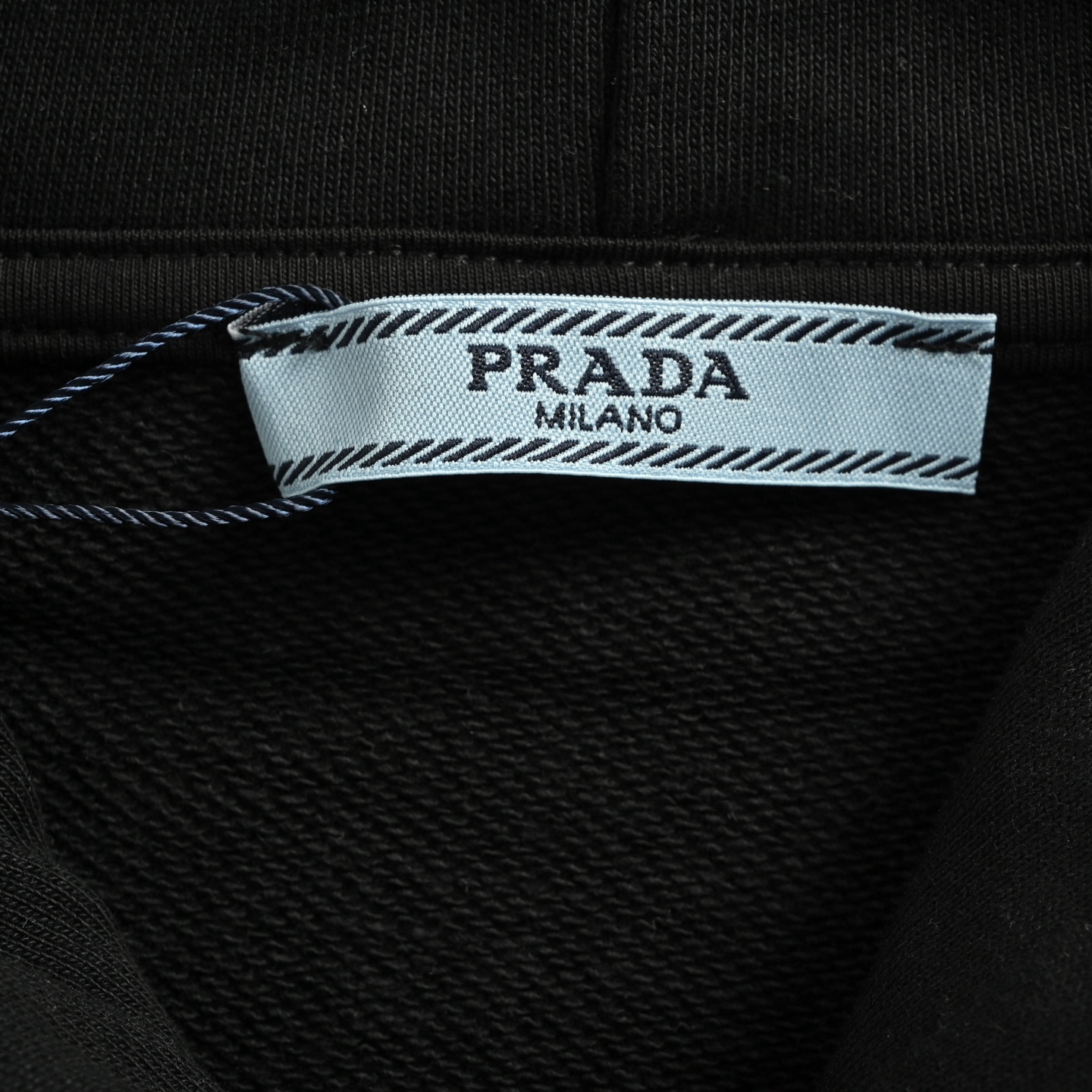 Prada/普拉达 25Fw 假口袋三角标连帽卫衣-Chinese UA Cheap High Quatity Brand Clothes Bags handbags Sneakers wholesale wholesaler seller from China Factory suppliers Fashion Clothing Shoes best Quality Beautiful Price Prada/普拉达 25Fw 假口袋三角标连帽卫衣