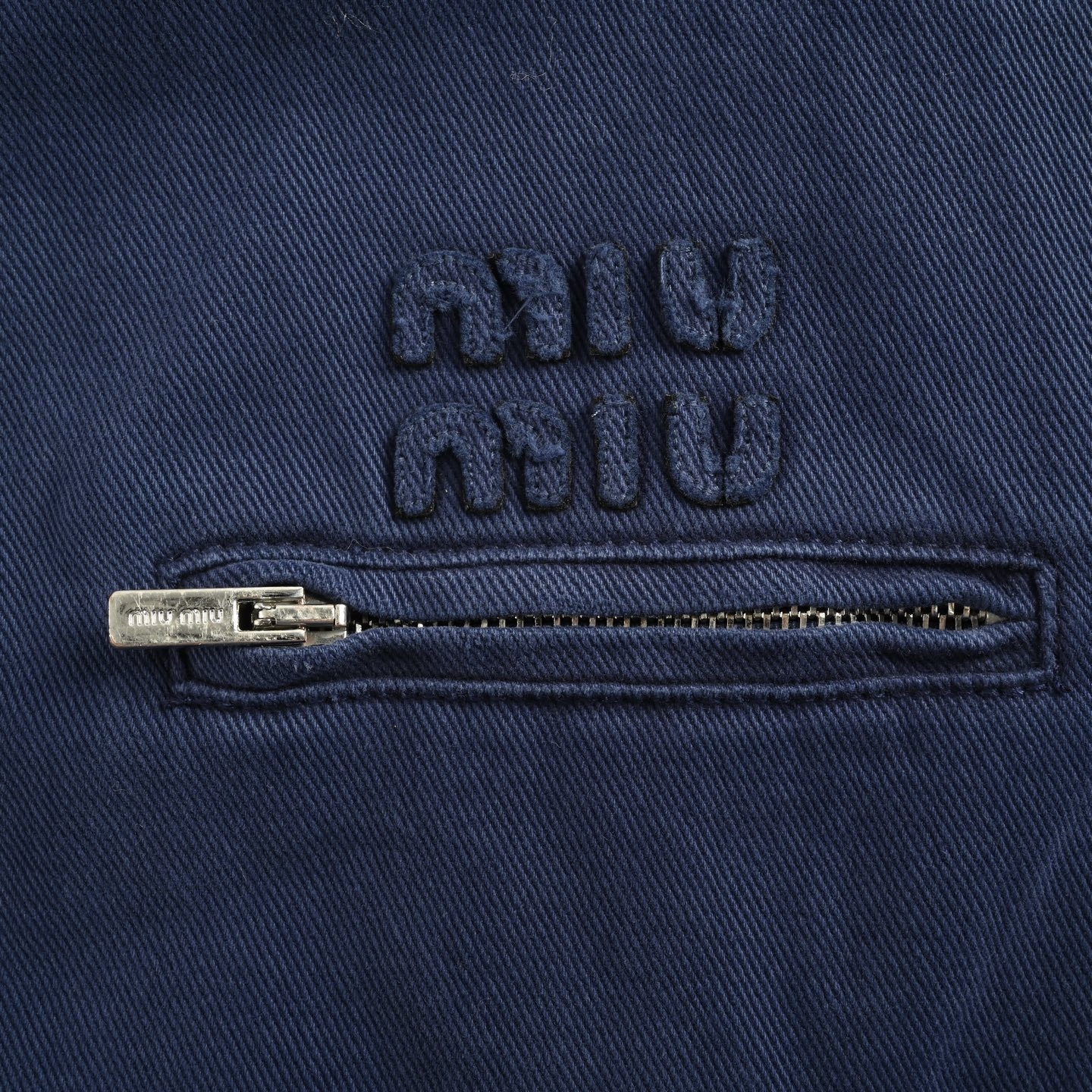 Miu Miu 25Fw Miu小标法工夹棉外套-Chinese UA Cheap High Quatity Brand Clothes Bags handbags Sneakers wholesale wholesaler seller from China Factory suppliers Fashion Clothing Shoes best Quality Beautiful Price Miu Miu 25Fw Miu小标法工夹棉外套