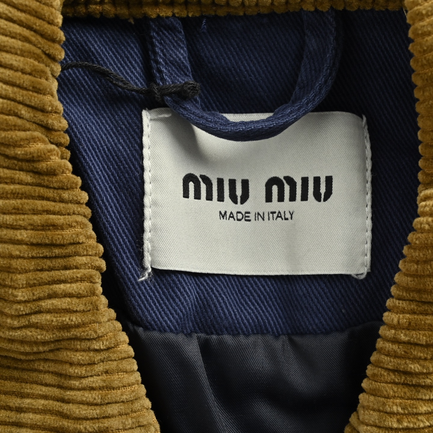 Miu Miu 25Fw Miu小标法工夹棉外套-Chinese UA Cheap High Quatity Brand Clothes Bags handbags Sneakers wholesale wholesaler seller from China Factory suppliers Fashion Clothing Shoes best Quality Beautiful Price Miu Miu 25Fw Miu小标法工夹棉外套