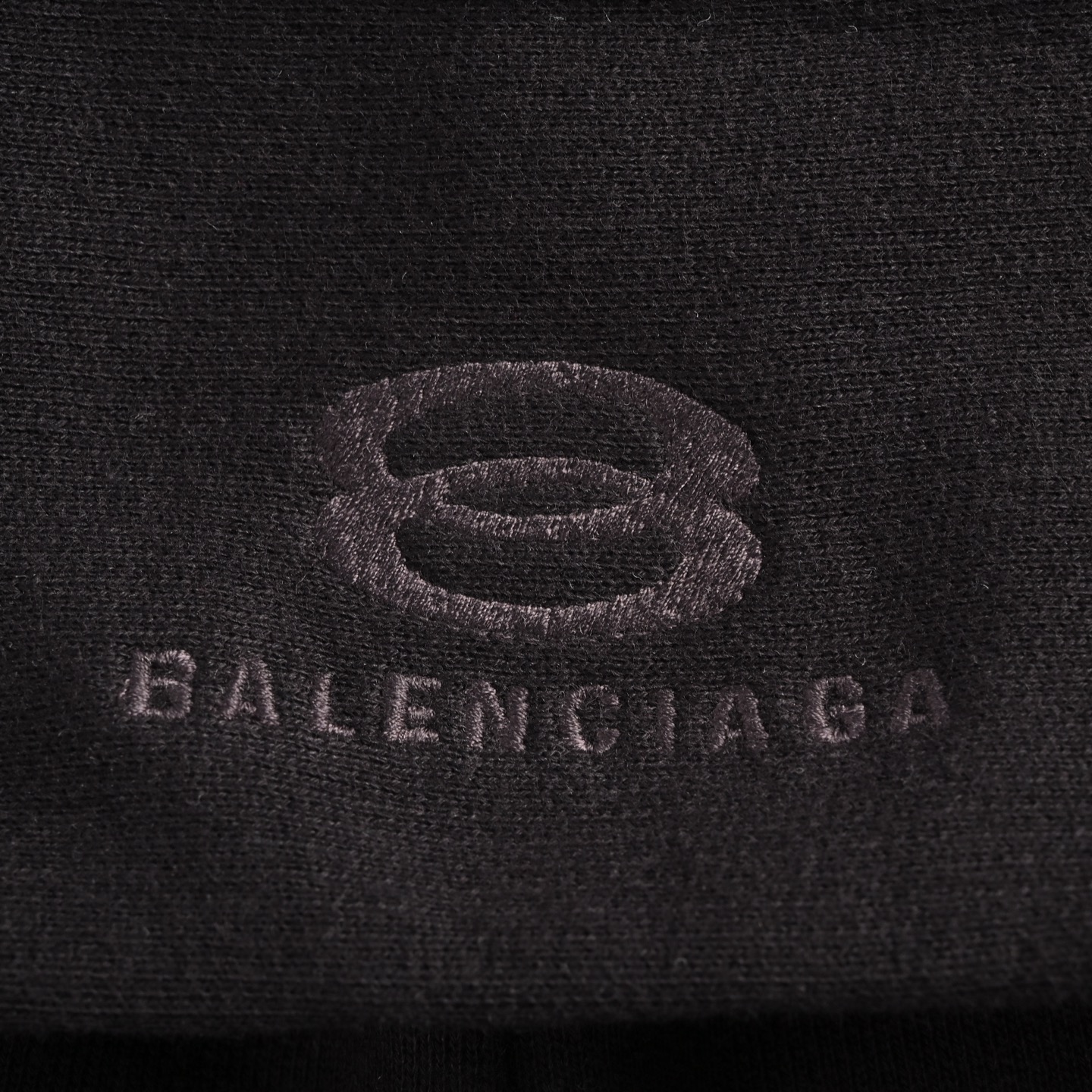 Balenciaga/巴黎世家 25Fw 手臂巴黎小标假两件连帽毛衣-Chinese UA Cheap High Quatity Brand Clothes Bags handbags Sneakers wholesale wholesaler seller from China Factory suppliers Fashion Clothing Shoes best Quality Beautiful Price Balenciaga/巴黎世家 25Fw 手臂巴黎小标假两件连帽毛衣