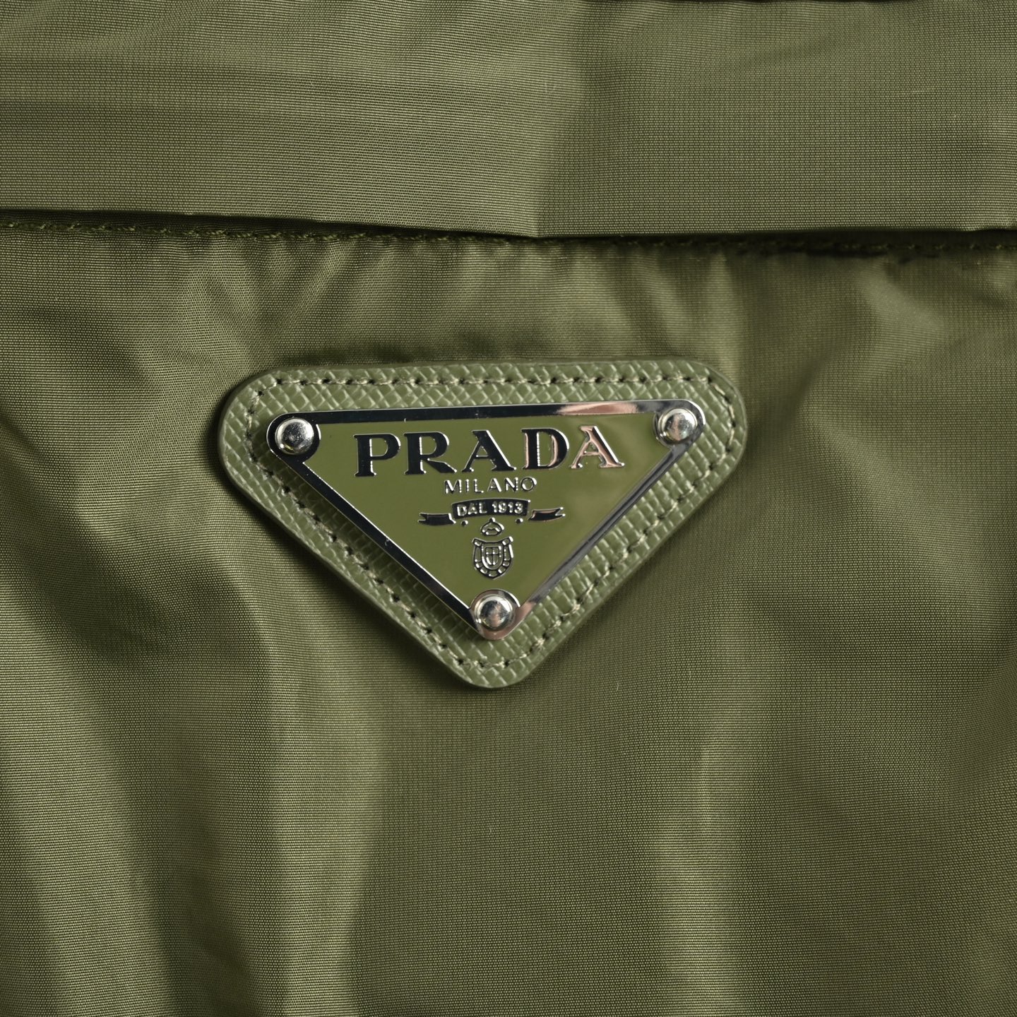 Prada/普拉达 25Fw 拉链袖袋三角标夹克外套-Chinese UA Cheap High Quatity Brand Clothes Bags handbags Sneakers wholesale wholesaler seller from China Factory suppliers Fashion Clothing Shoes best Quality Beautiful Price Prada/普拉达 25Fw 拉链袖袋三角标夹克外套