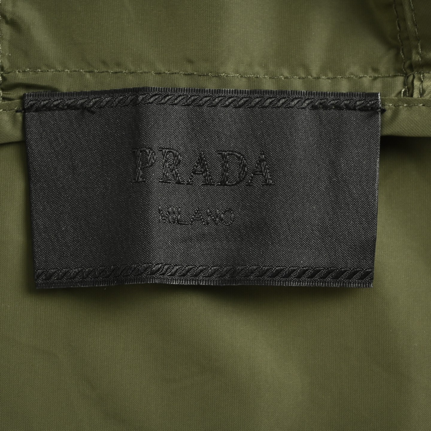 Prada/普拉达 25Fw 拉链袖袋三角标夹克外套-Chinese UA Cheap High Quatity Brand Clothes Bags handbags Sneakers wholesale wholesaler seller from China Factory suppliers Fashion Clothing Shoes best Quality Beautiful Price Prada/普拉达 25Fw 拉链袖袋三角标夹克外套