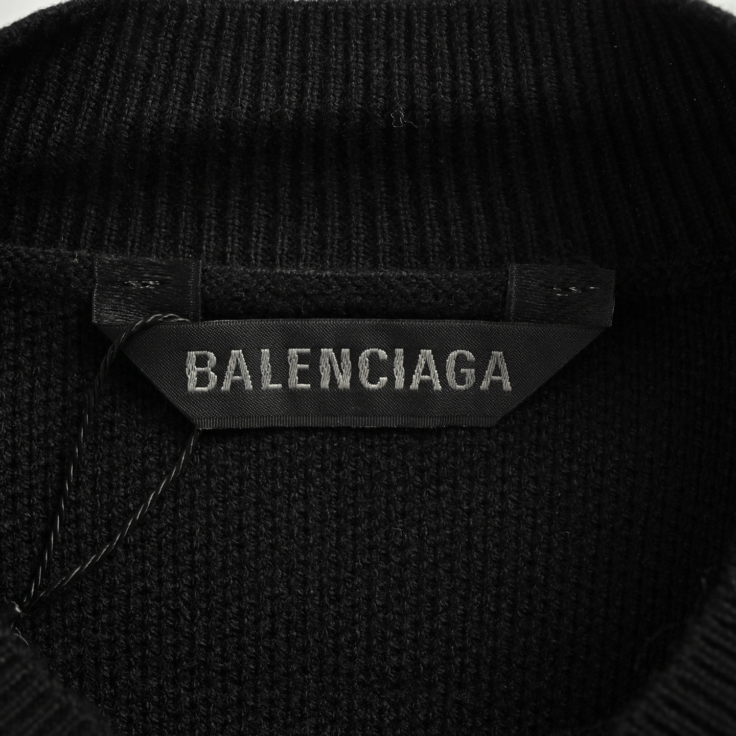Balenciaga/巴黎世家 24Fw 3B滑雪logo刺绣圆领毛衣-莆田鞋,莆田鞋货源,高仿鞋,高仿鞋货源,安福档口,莆田高仿鞋,莆田鞋批发,高仿鞋批发,莆田高仿运动鞋,高仿运动鞋,莆田运动鞋 Balenciaga/巴黎世家 24Fw 3B滑雪logo刺绣圆领毛衣