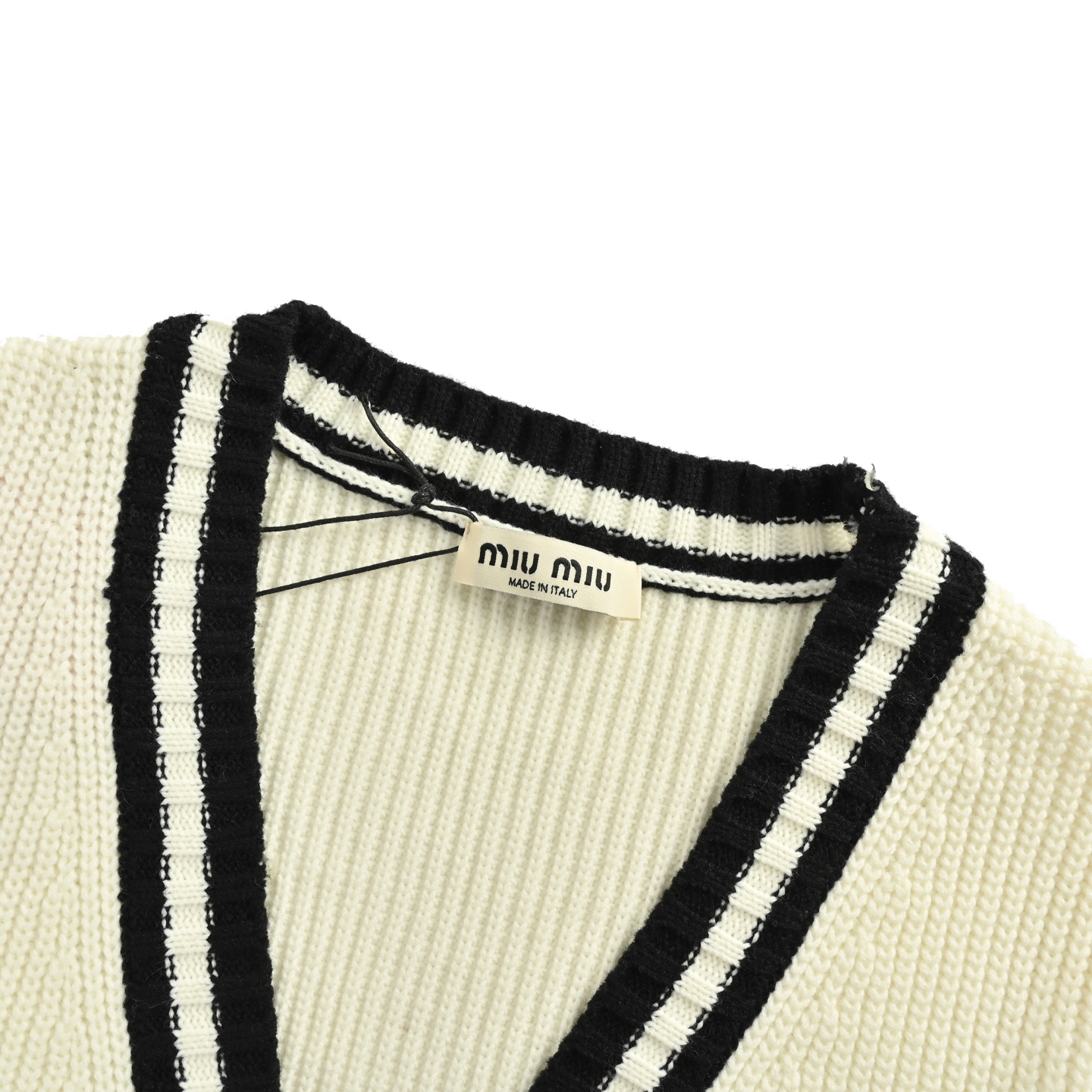 Miu Miu/缪缪 25Fw 刺绣徽标撞色开衫毛衣 Miu Miu/缪缪 25Fw 刺绣徽标撞色开衫毛衣