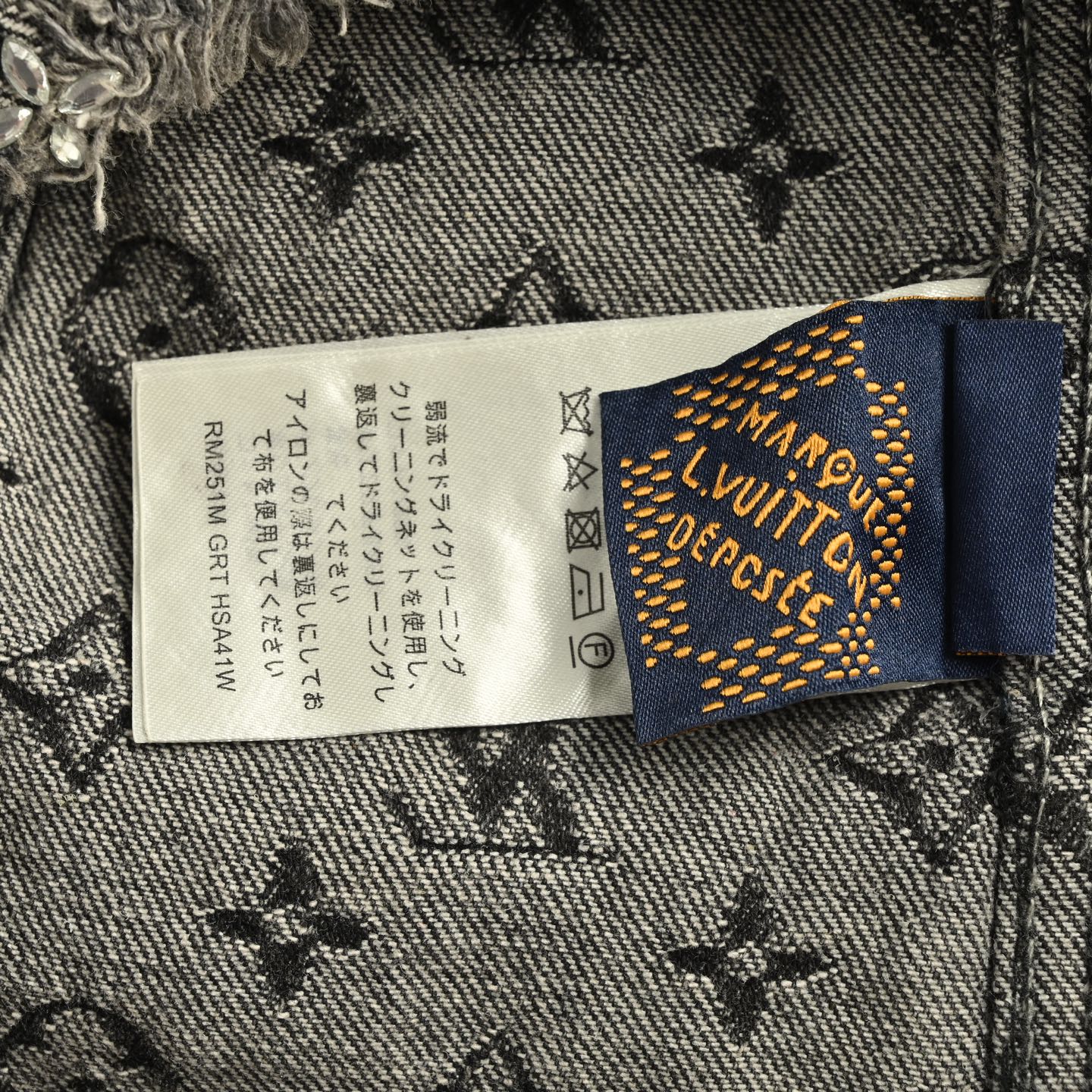Louis Vuitton/路易威登 25Fw 老花满印烫钻牛仔外套-Chinese UA Cheap High Quatity Brand Clothes Bags handbags Sneakers wholesale wholesaler seller from China Factory suppliers Fashion Clothing Shoes best Quality Beautiful Price Louis Vuitton/路易威登 25Fw 老花满印烫钻牛仔外套