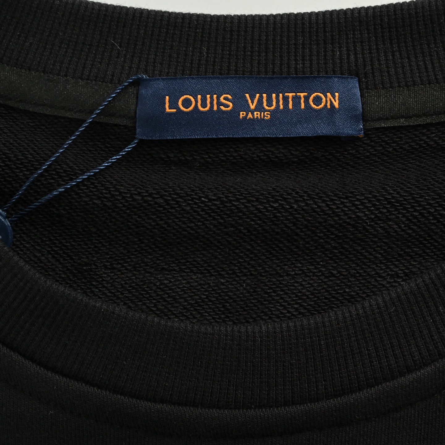 Louis Vuitton/路易威登 25Fw 蓝色植绒logo圆领卫衣-Chinese UA Cheap High Quatity Brand Clothes Bags handbags Sneakers wholesale wholesaler seller from China Factory suppliers Fashion Clothing Shoes best Quality Beautiful Price Louis Vuitton/路易威登 25Fw 蓝色植绒logo圆领卫衣