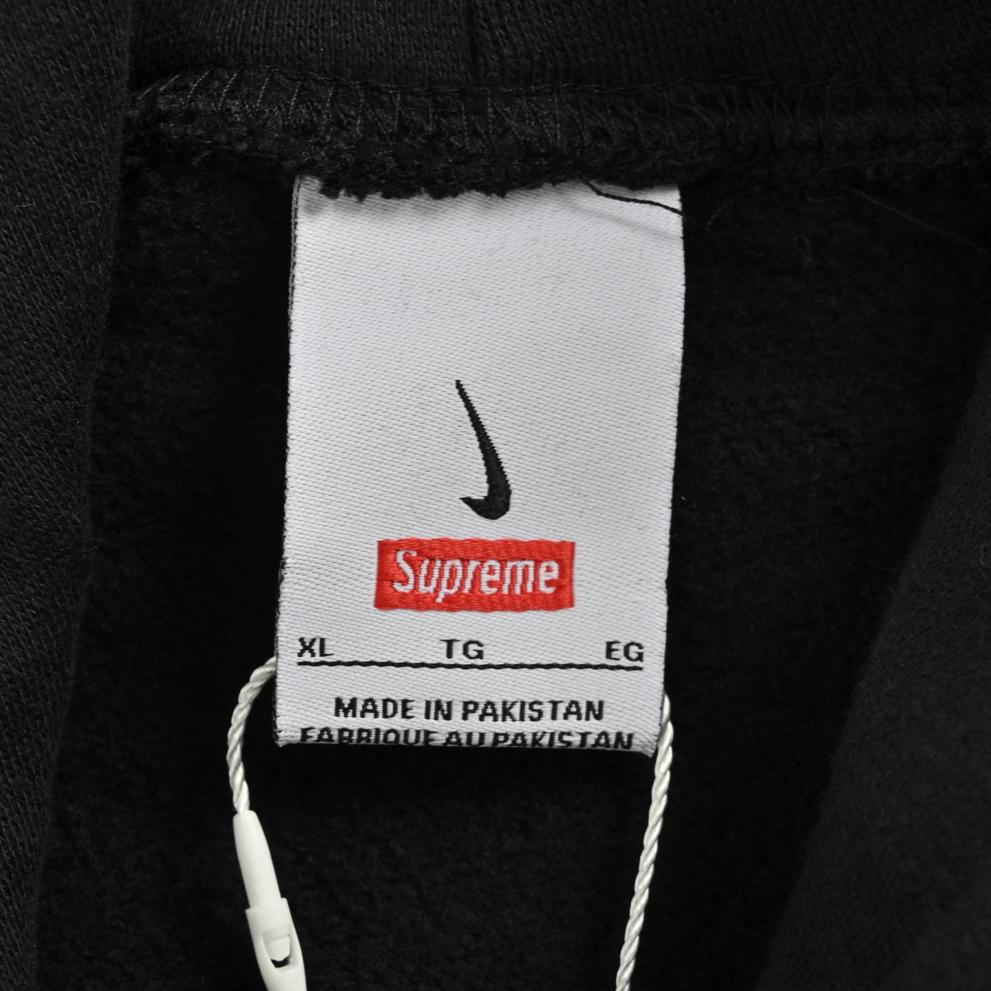 Supreme & Nike 手臂刺绣连帽卫衣