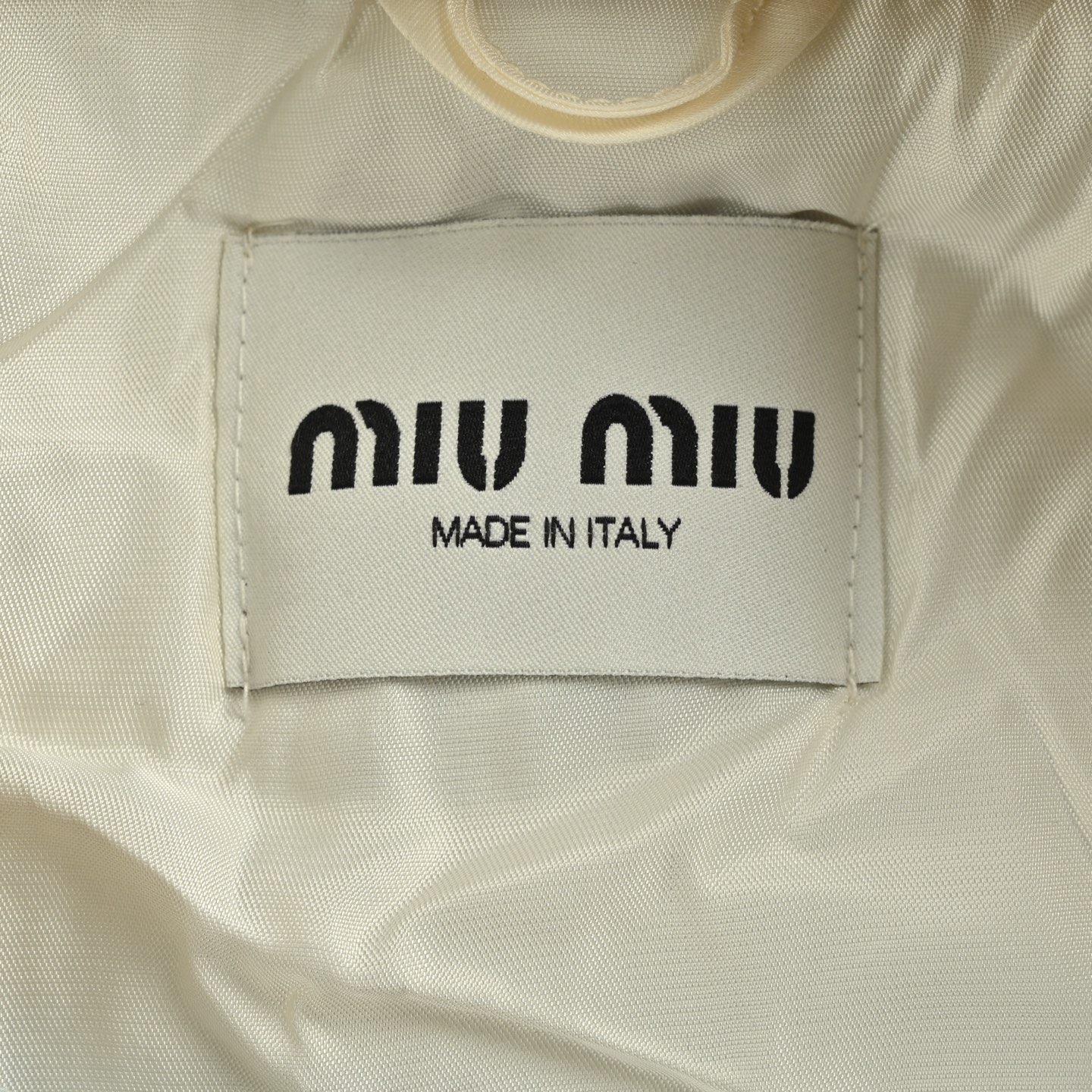 Miu Miu/缪缪 25Fw 口袋刺绣字母徽标牛仔棉服 Miu Miu/缪缪 25Fw 口袋刺绣字母徽标牛仔棉服