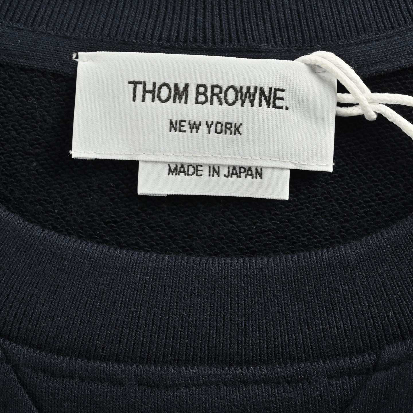 Thom Browne/汤姆布朗 25Fw 下摆织带圆领卫衣 领口三角单独横机摇-Chinese UA Cheap High Quatity Brand Clothes Bags handbags Sneakers wholesale wholesaler seller from China Factory suppliers Fashion Clothing Shoes best Quality Beautiful Price Thom Browne/汤姆布朗 25Fw 下摆织带圆领卫衣 领口三角单独横机摇