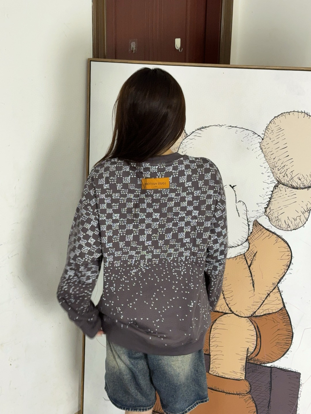 #Louis Vuitton/路易威登 25Fw 渐变小飞机新花圆领卫衣上身效果