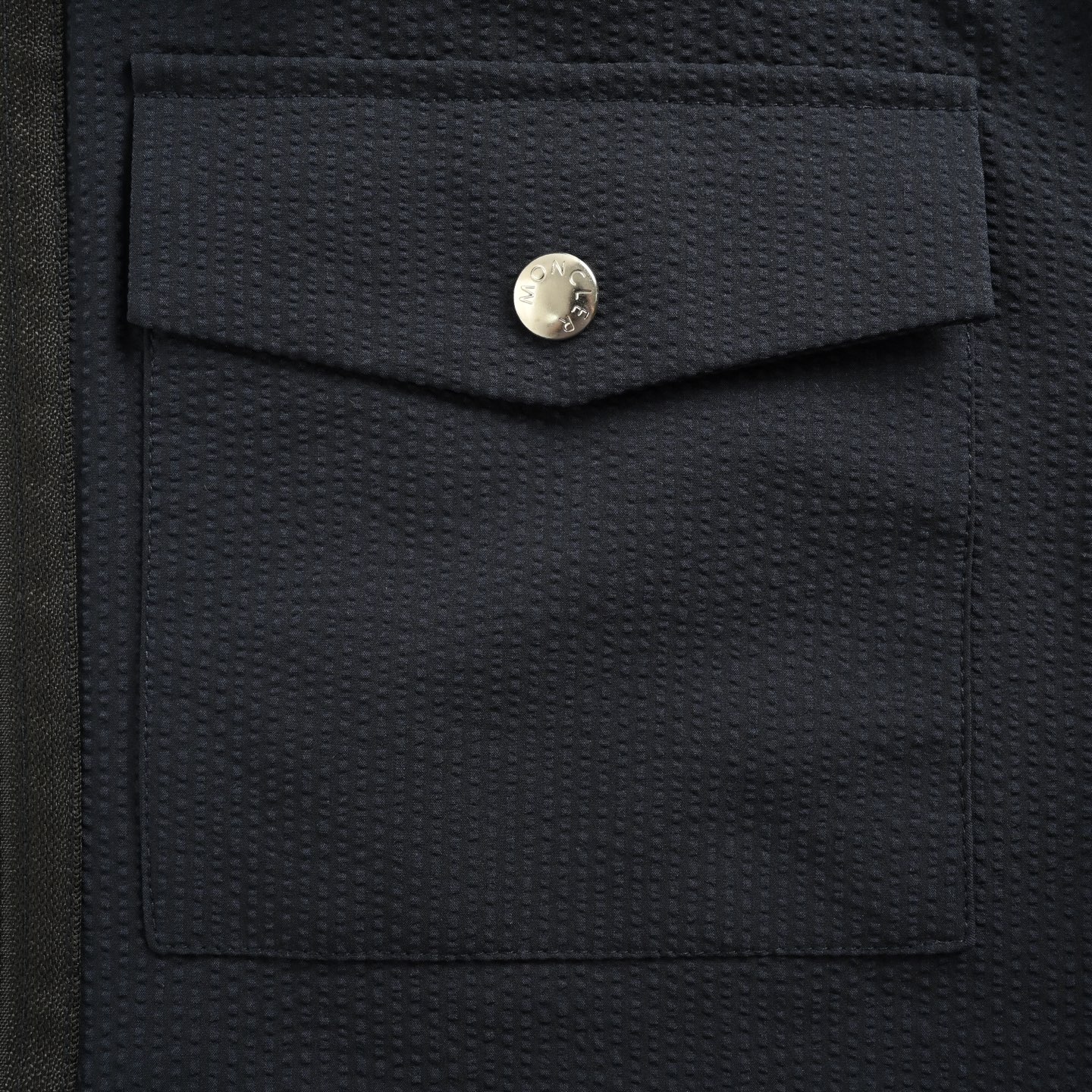 Moncler/蒙口 25Fw 袖标泡泡皱夹克外套