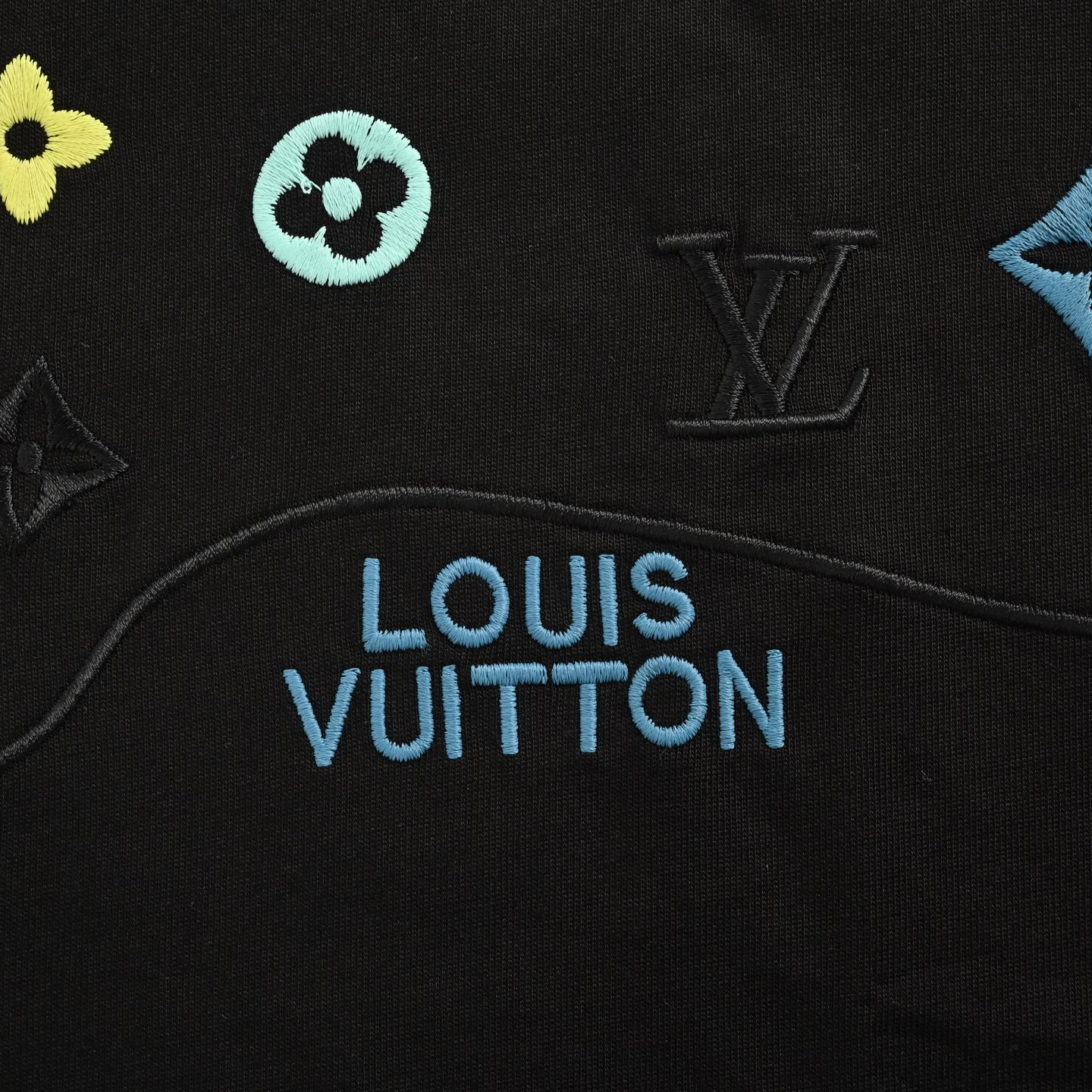 Louis Vuitton/路易威登 25Fw 彩色老花logo刺绣长袖T恤 Louis Vuitton/路易威登 25Fw 彩色老花logo刺绣长袖T恤